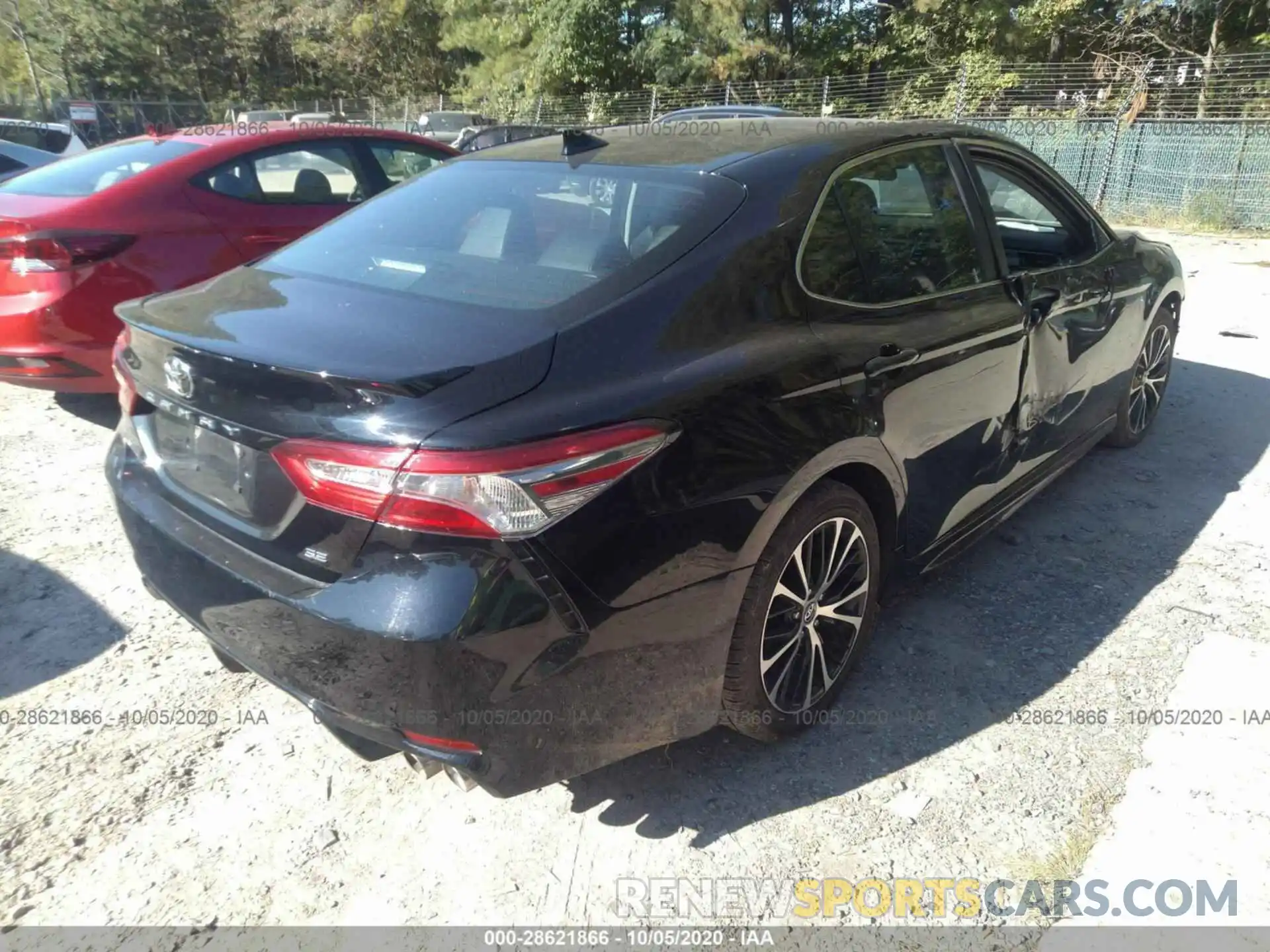 4 Photograph of a damaged car 4T1B11HK9KU796417 TOYOTA CAMRY 2019