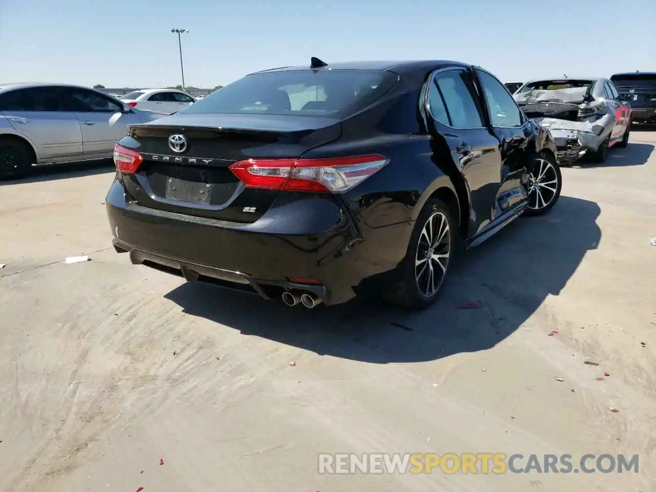 4 Photograph of a damaged car 4T1B11HK9KU798846 TOYOTA CAMRY 2019