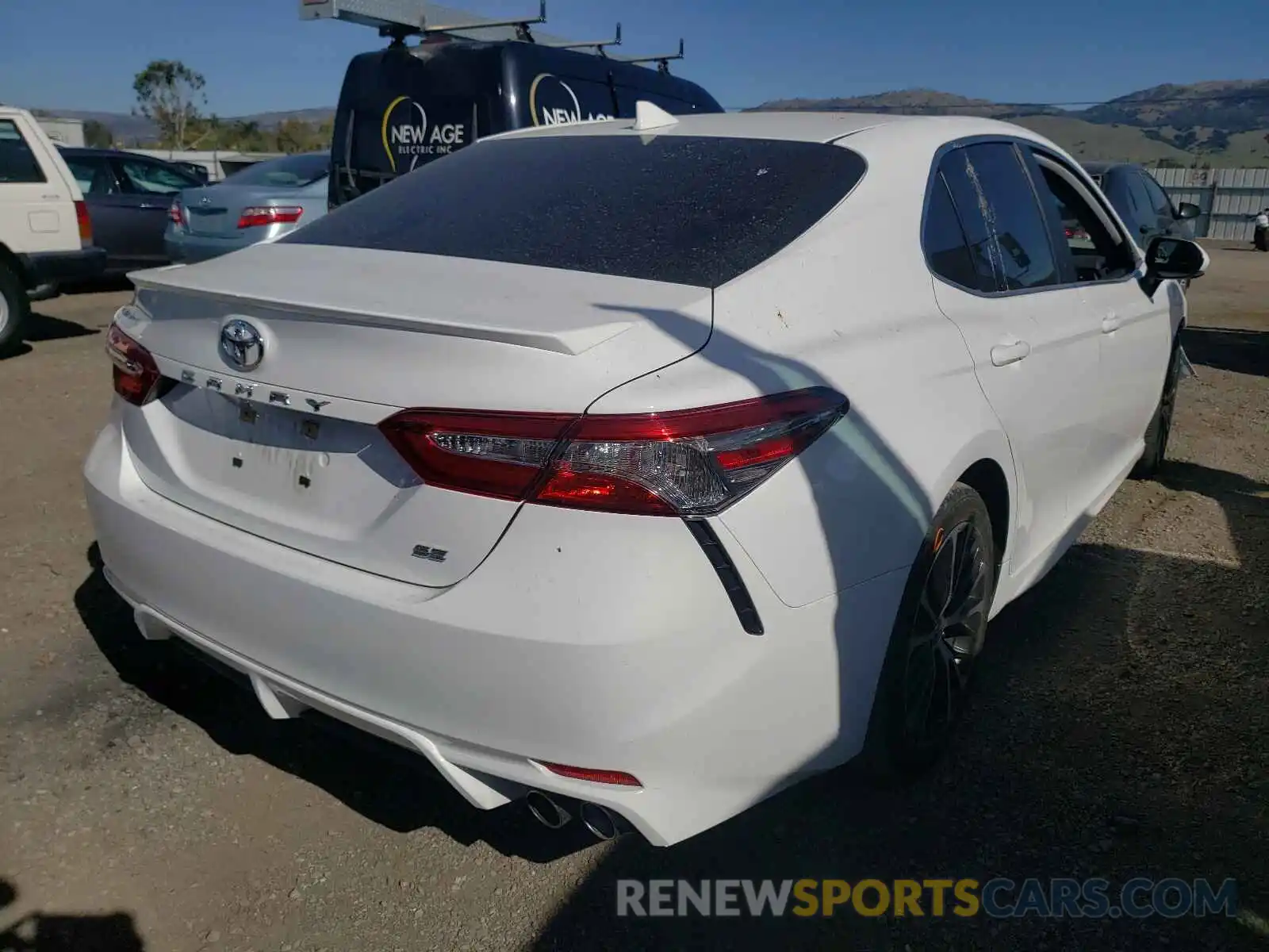 4 Photograph of a damaged car 4T1B11HK9KU801101 TOYOTA CAMRY 2019