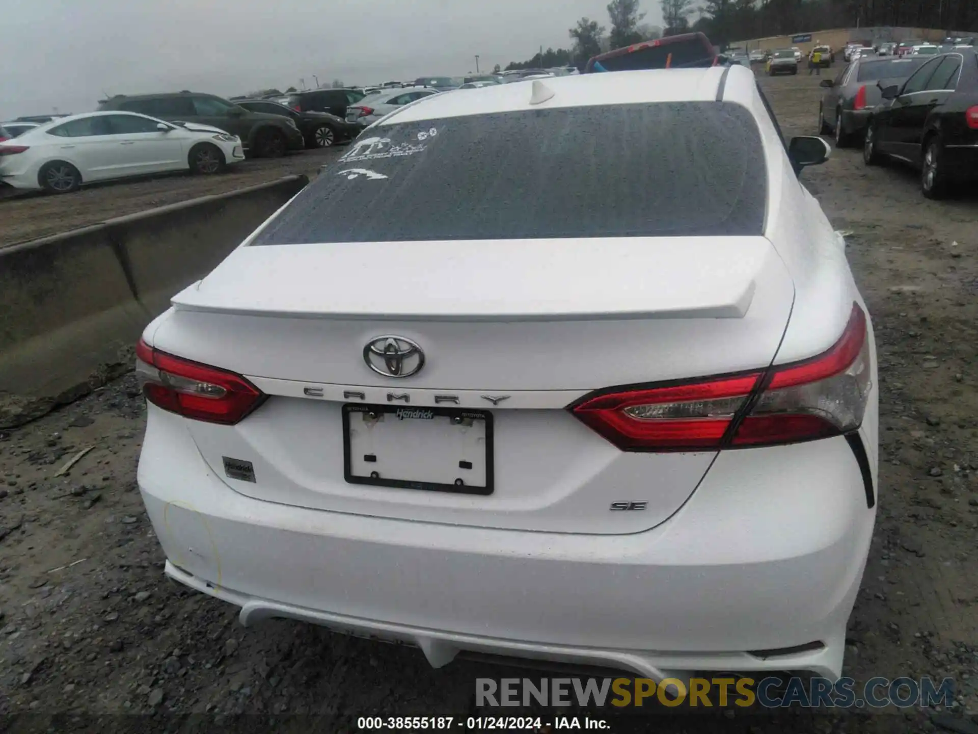 17 Photograph of a damaged car 4T1B11HK9KU804032 TOYOTA CAMRY 2019