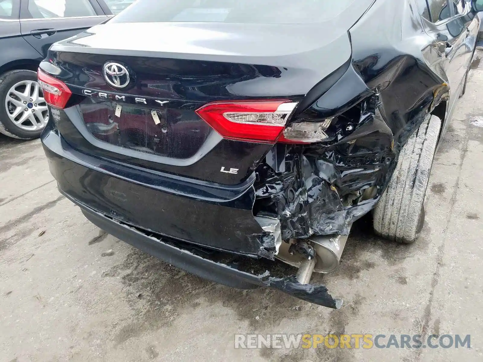 9 Photograph of a damaged car 4T1B11HK9KU805844 TOYOTA CAMRY 2019