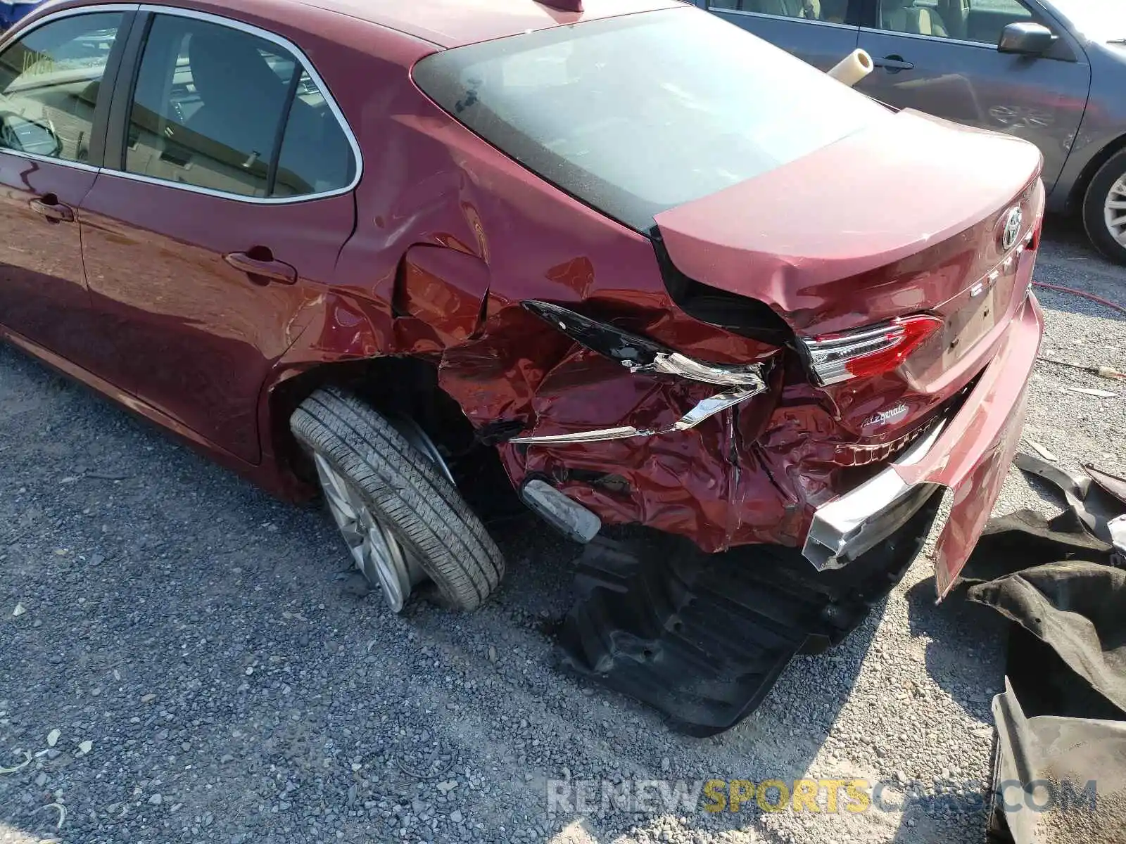 9 Photograph of a damaged car 4T1B11HK9KU806525 TOYOTA CAMRY 2019