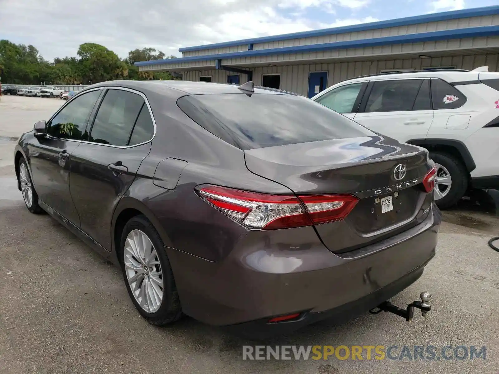 3 Photograph of a damaged car 4T1B11HK9KU809036 TOYOTA CAMRY 2019