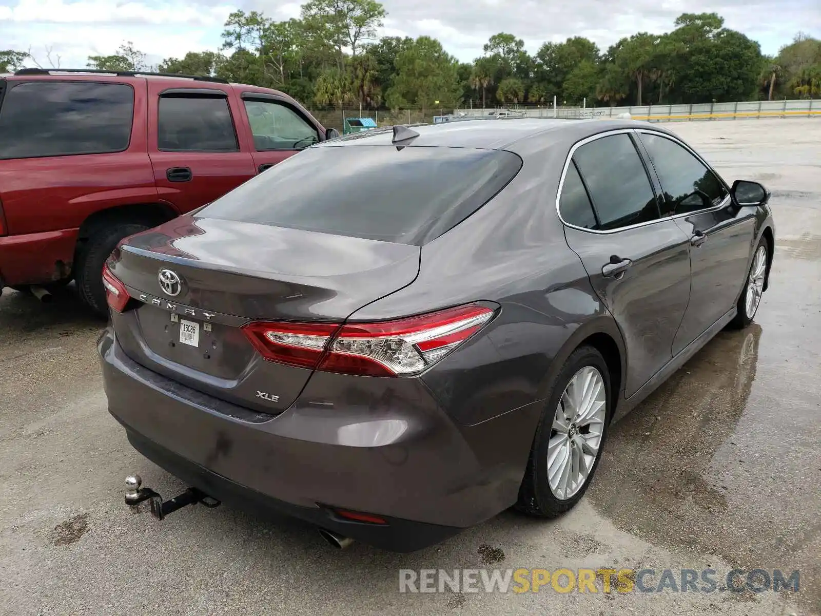 4 Photograph of a damaged car 4T1B11HK9KU809036 TOYOTA CAMRY 2019