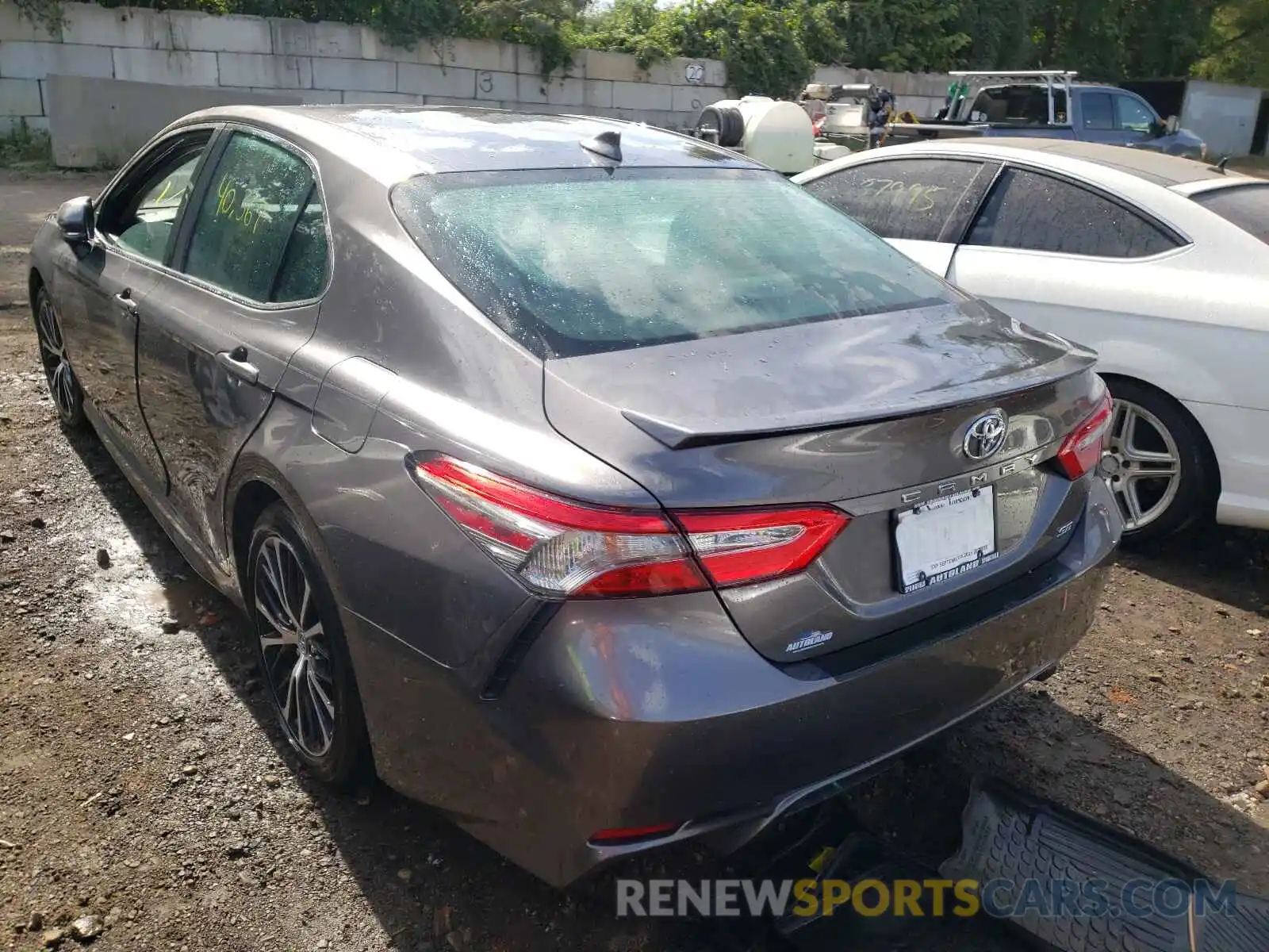 3 Photograph of a damaged car 4T1B11HK9KU814625 TOYOTA CAMRY 2019