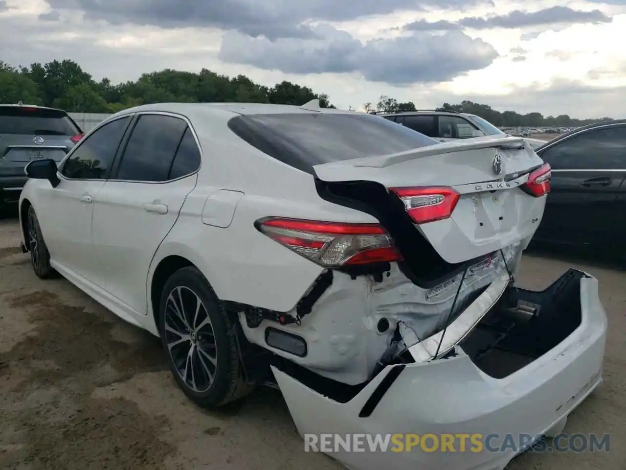 3 Photograph of a damaged car 4T1B11HK9KU815323 TOYOTA CAMRY 2019