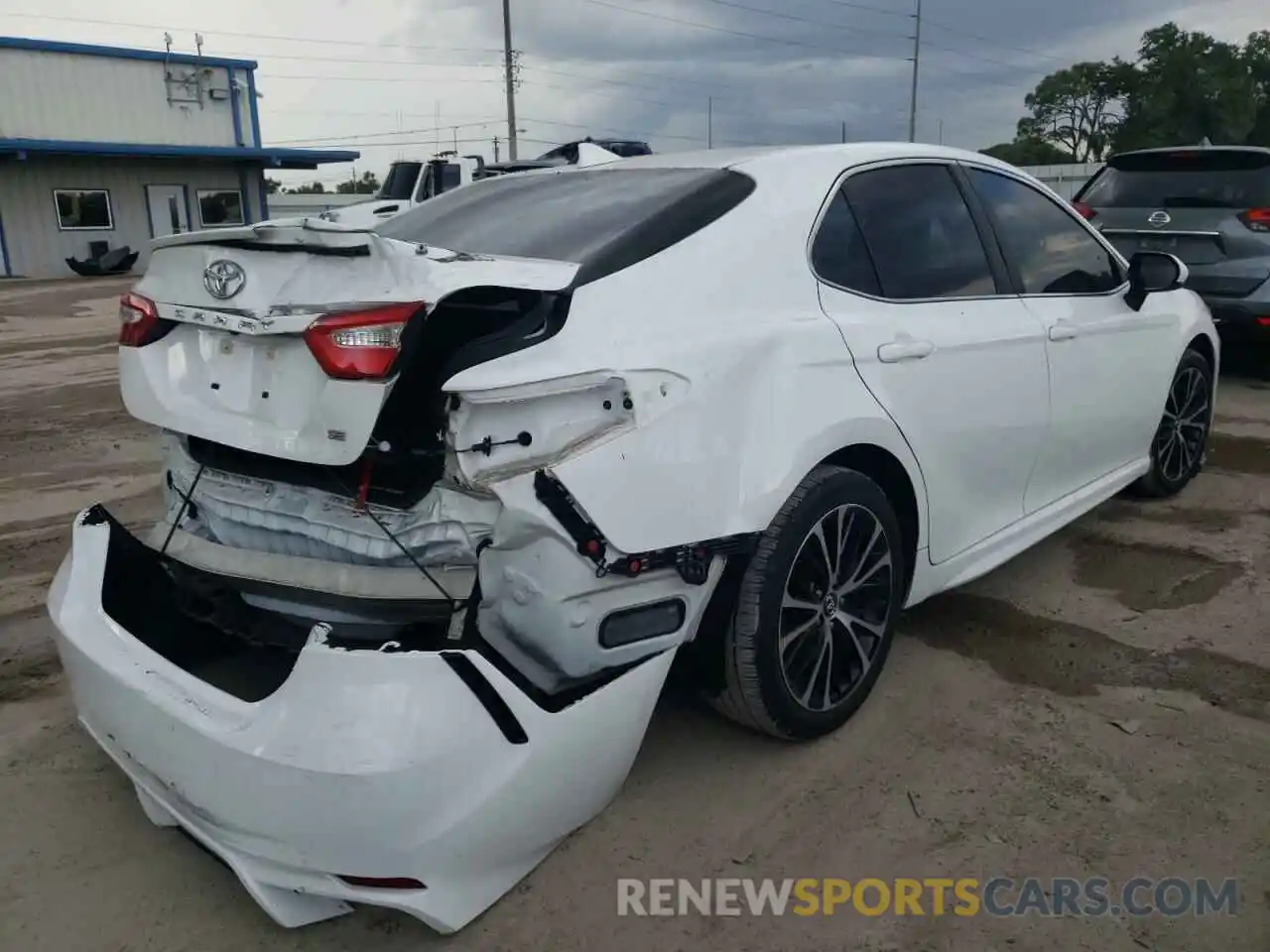 4 Photograph of a damaged car 4T1B11HK9KU815323 TOYOTA CAMRY 2019