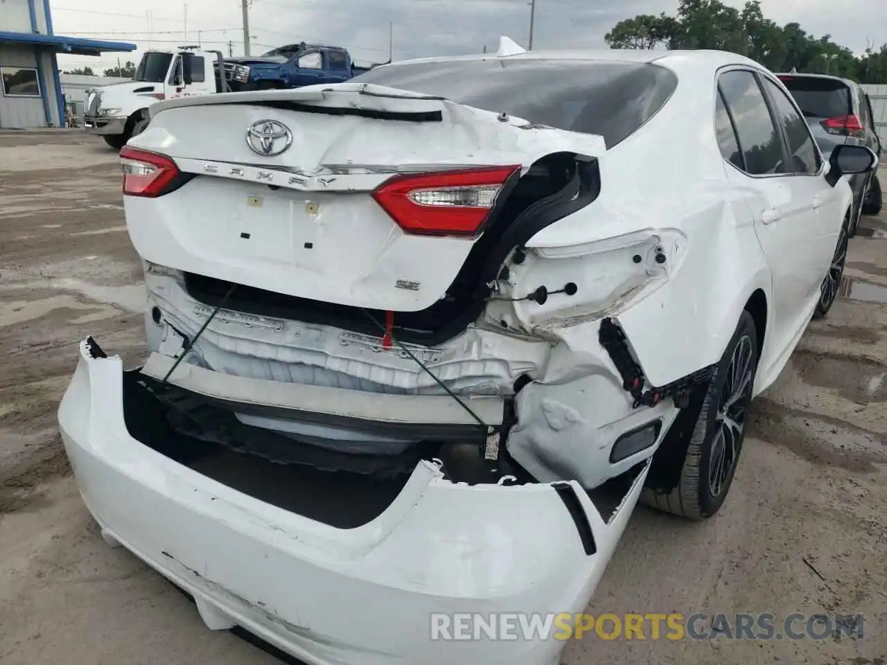 9 Photograph of a damaged car 4T1B11HK9KU815323 TOYOTA CAMRY 2019