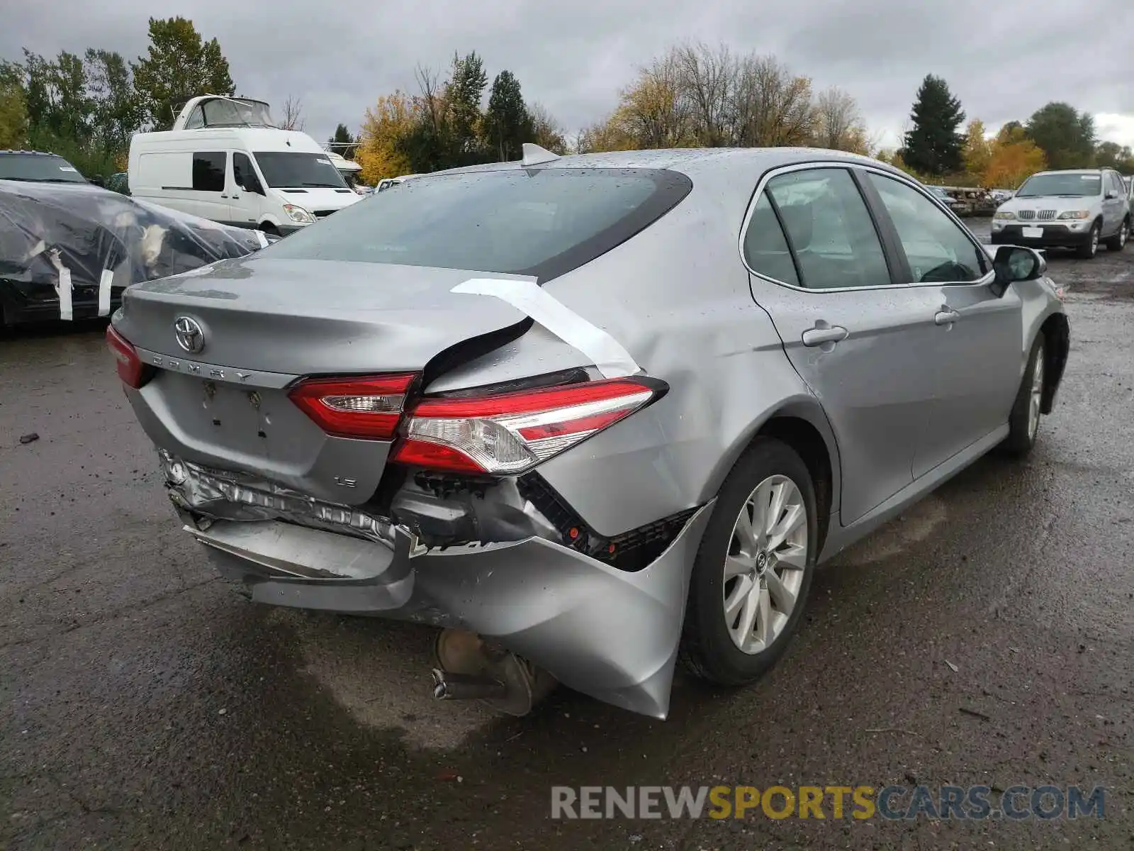 4 Photograph of a damaged car 4T1B11HK9KU816150 TOYOTA CAMRY 2019