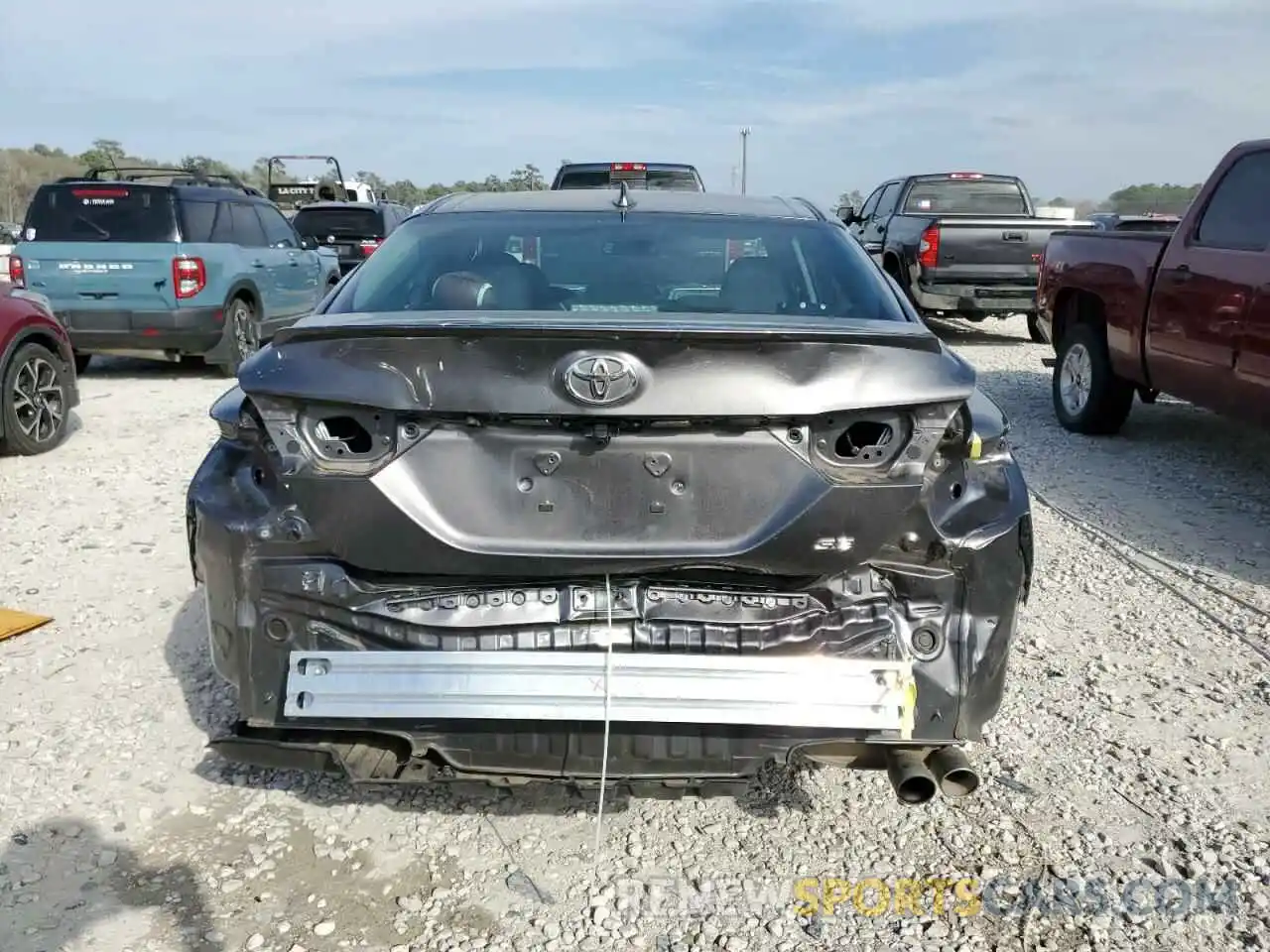 6 Photograph of a damaged car 4T1B11HK9KU816598 TOYOTA CAMRY 2019