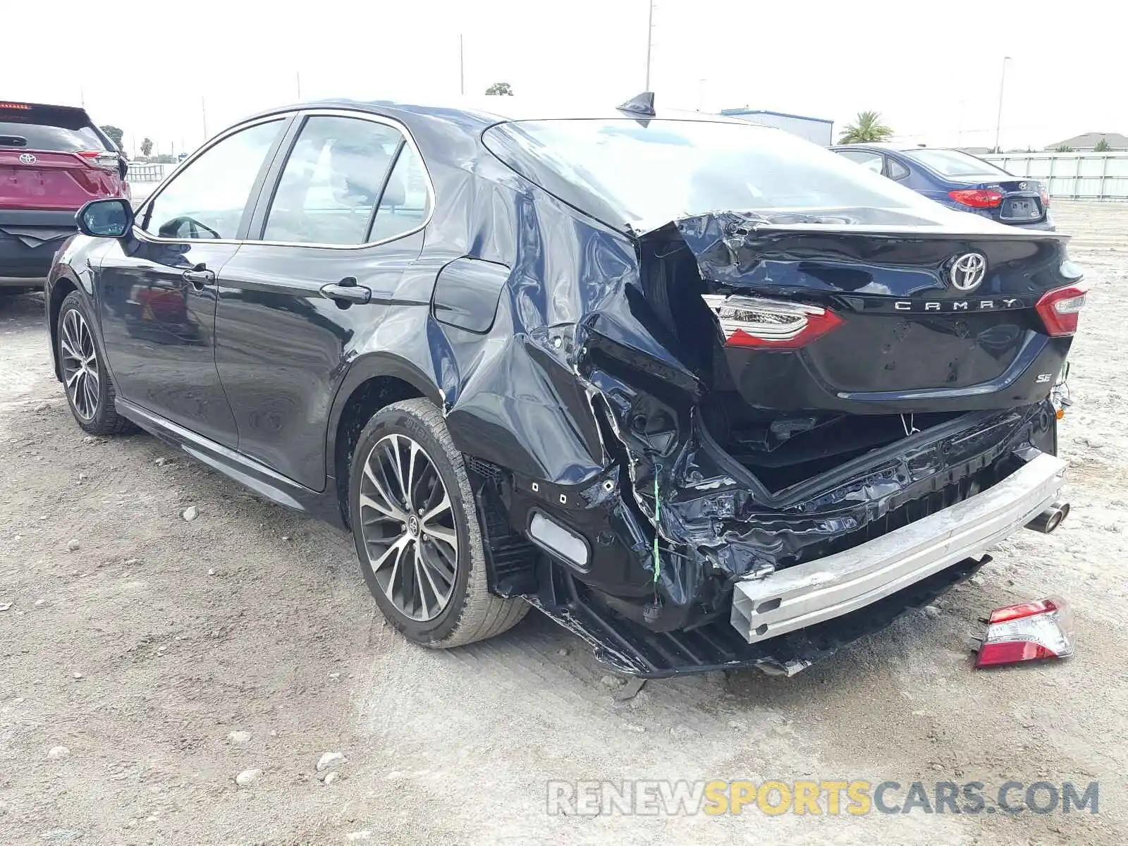 3 Photograph of a damaged car 4T1B11HK9KU819534 TOYOTA CAMRY 2019