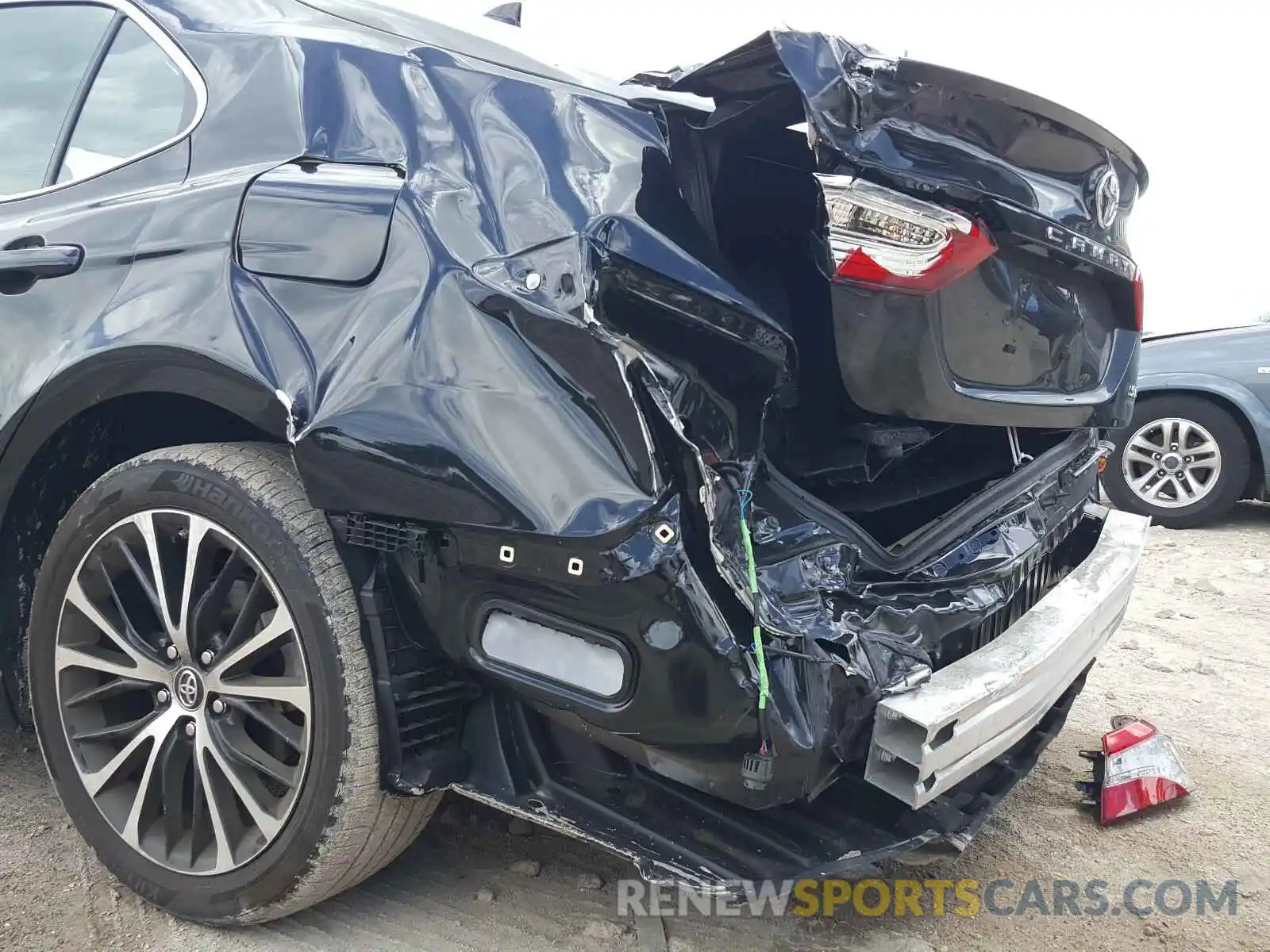 9 Photograph of a damaged car 4T1B11HK9KU819534 TOYOTA CAMRY 2019