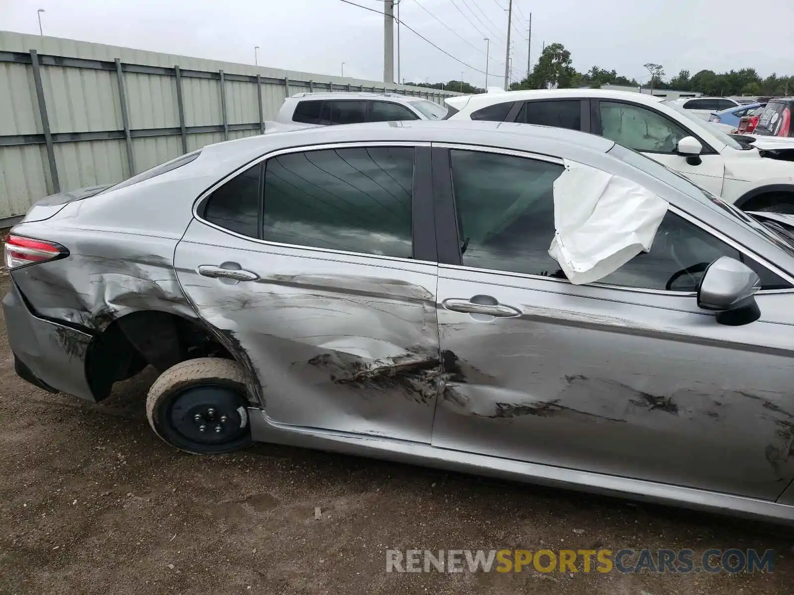9 Фотография поврежденного автомобиля 4T1B11HK9KU820988 TOYOTA CAMRY 2019