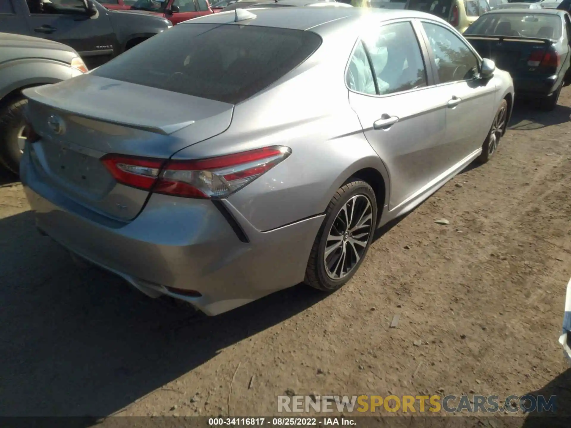 4 Photograph of a damaged car 4T1B11HK9KU822532 TOYOTA CAMRY 2019