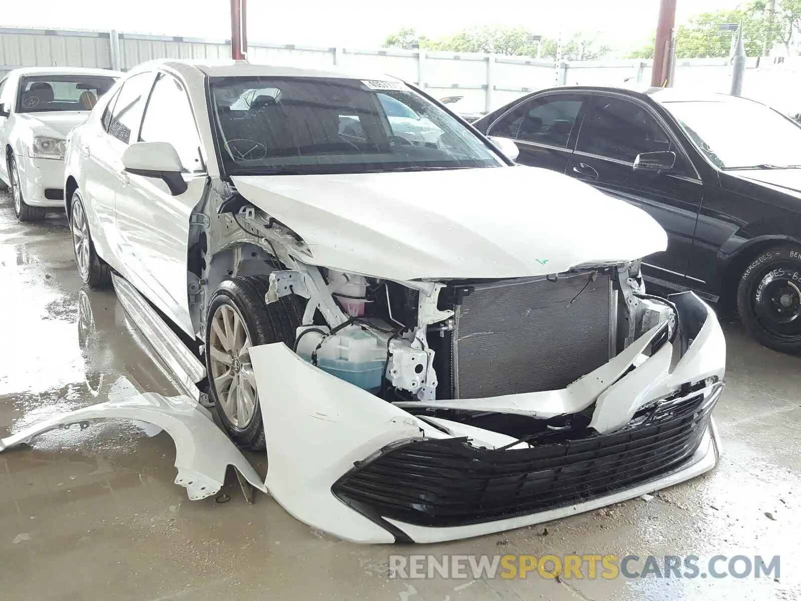 1 Photograph of a damaged car 4T1B11HK9KU823969 TOYOTA CAMRY 2019