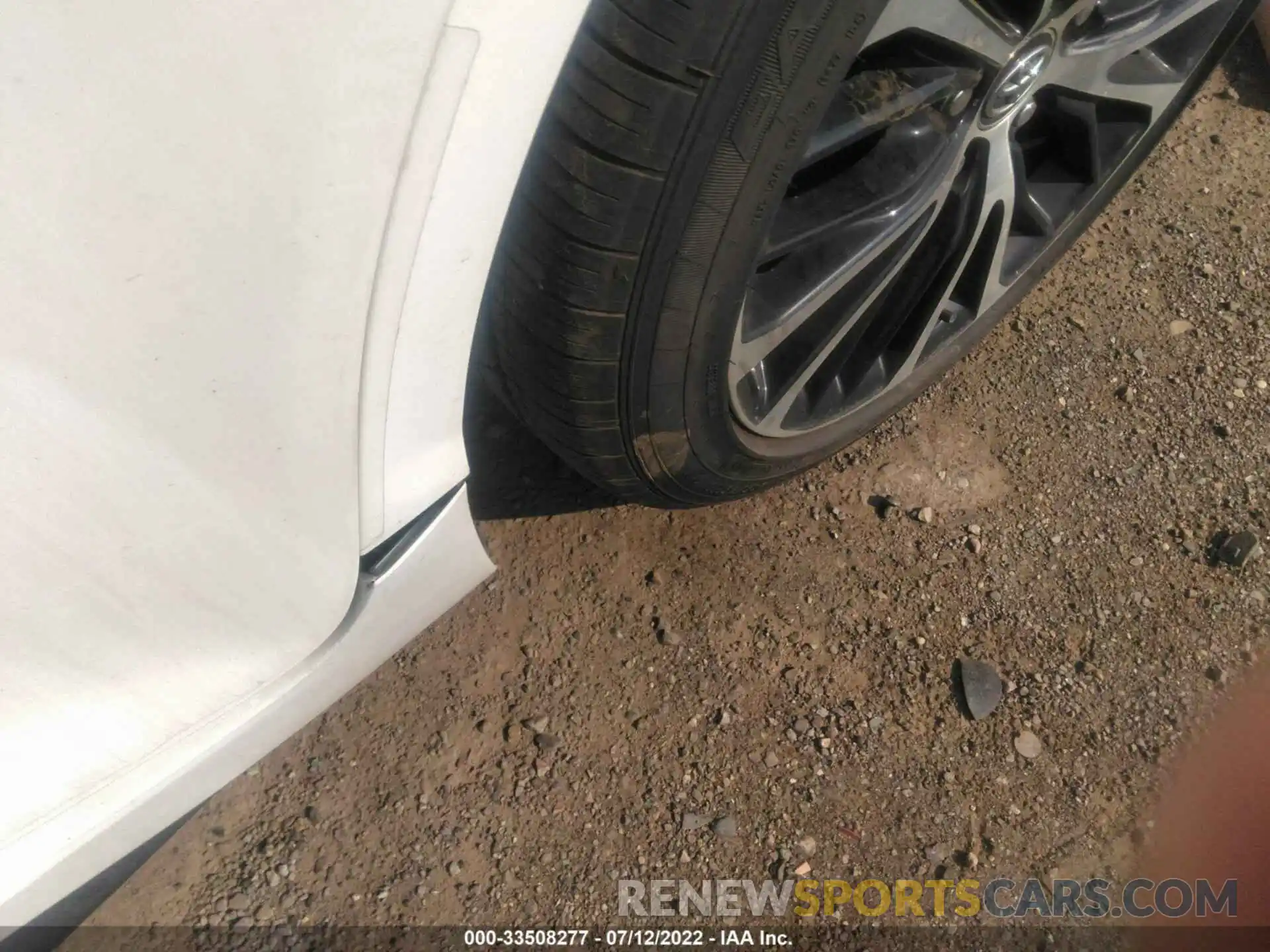 13 Photograph of a damaged car 4T1B11HK9KU824636 TOYOTA CAMRY 2019