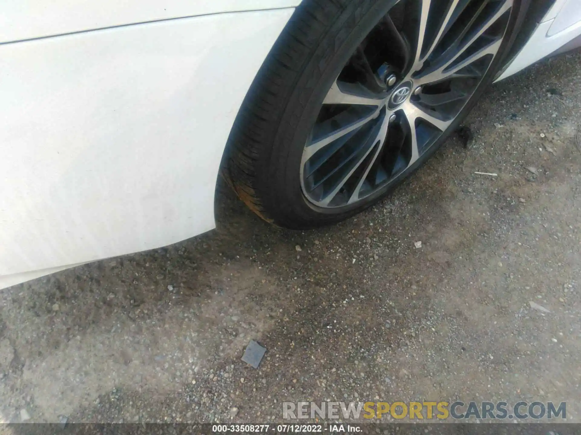 15 Photograph of a damaged car 4T1B11HK9KU824636 TOYOTA CAMRY 2019