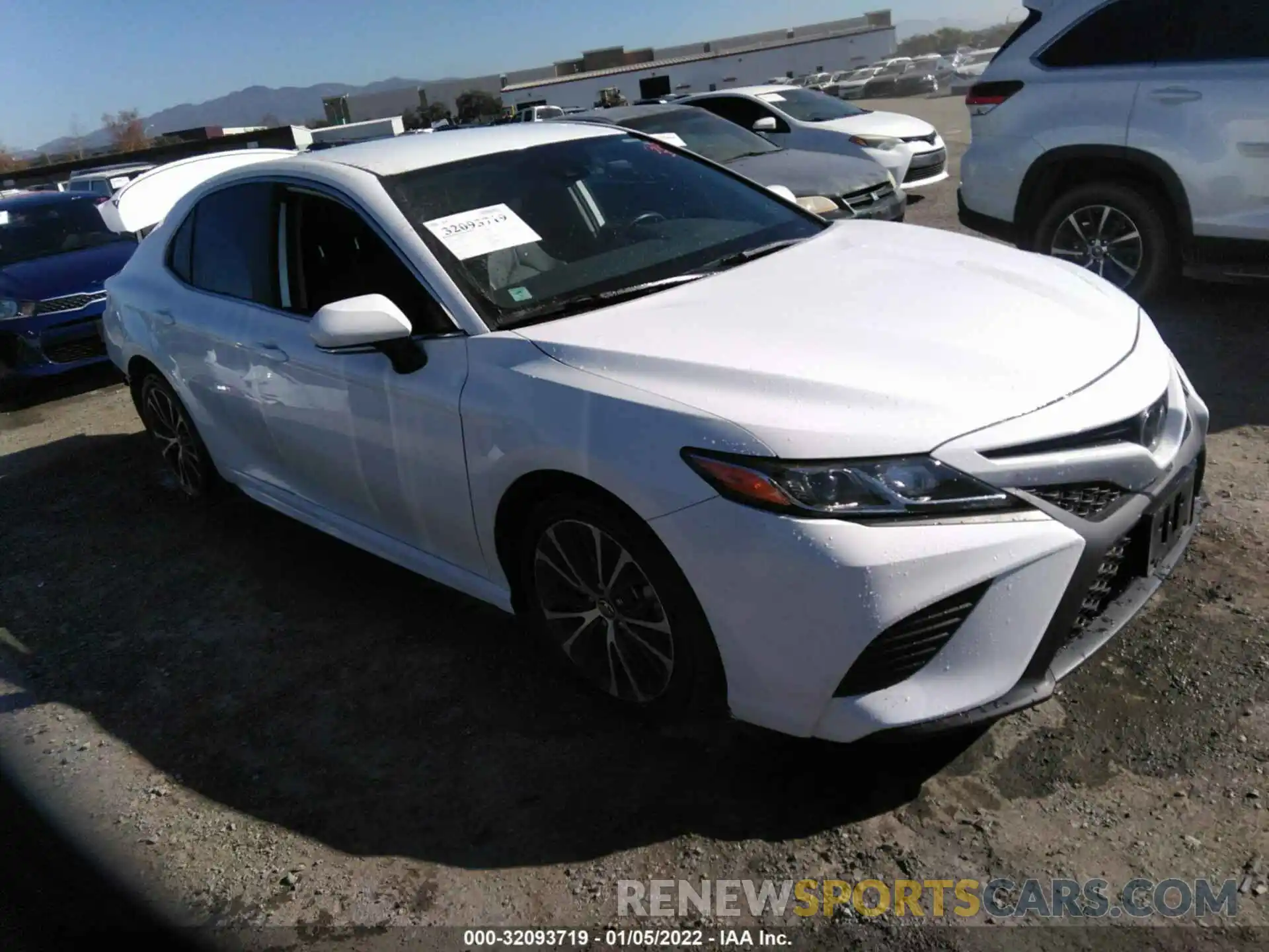 1 Photograph of a damaged car 4T1B11HK9KU826676 TOYOTA CAMRY 2019