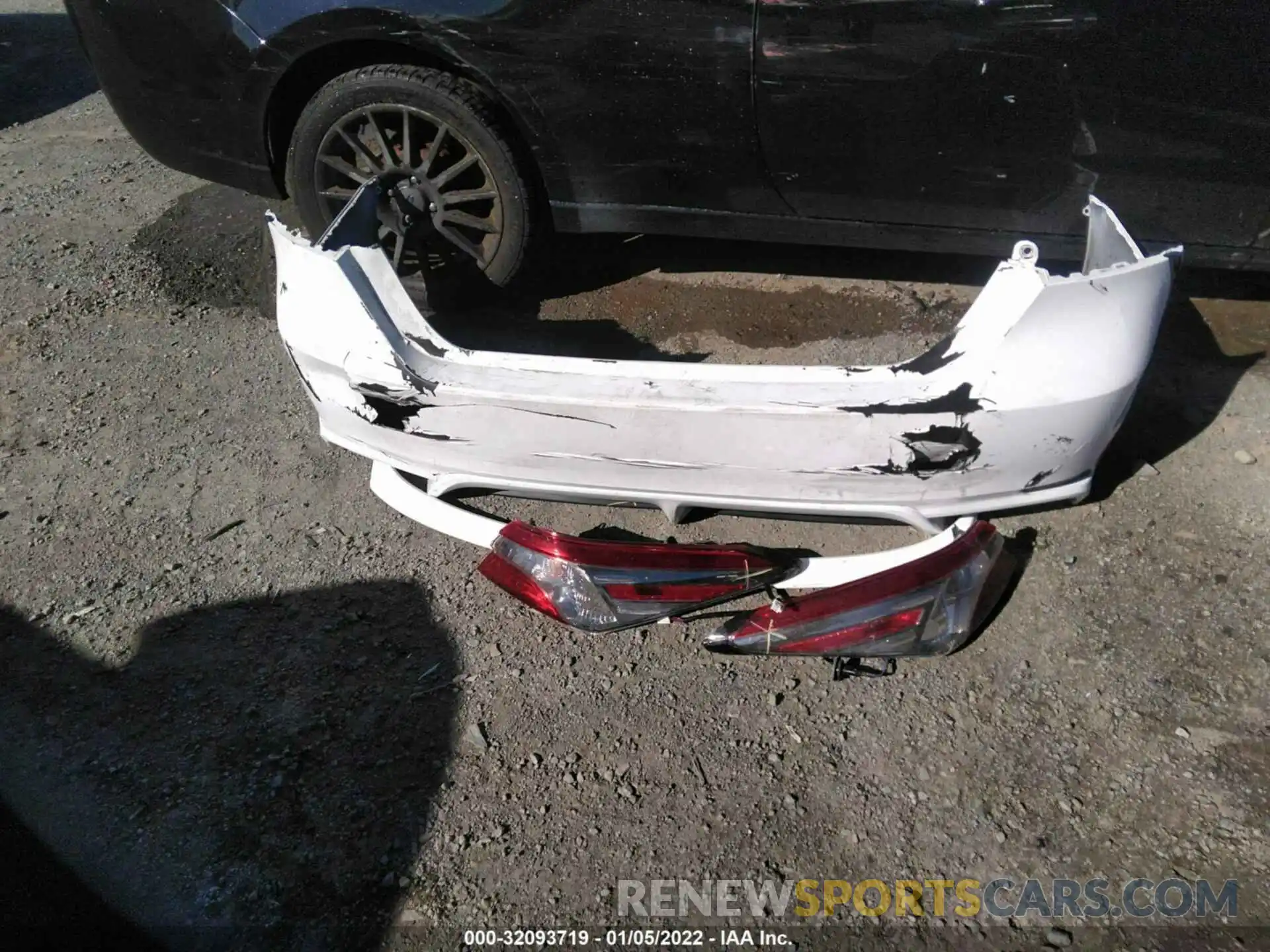 12 Photograph of a damaged car 4T1B11HK9KU826676 TOYOTA CAMRY 2019