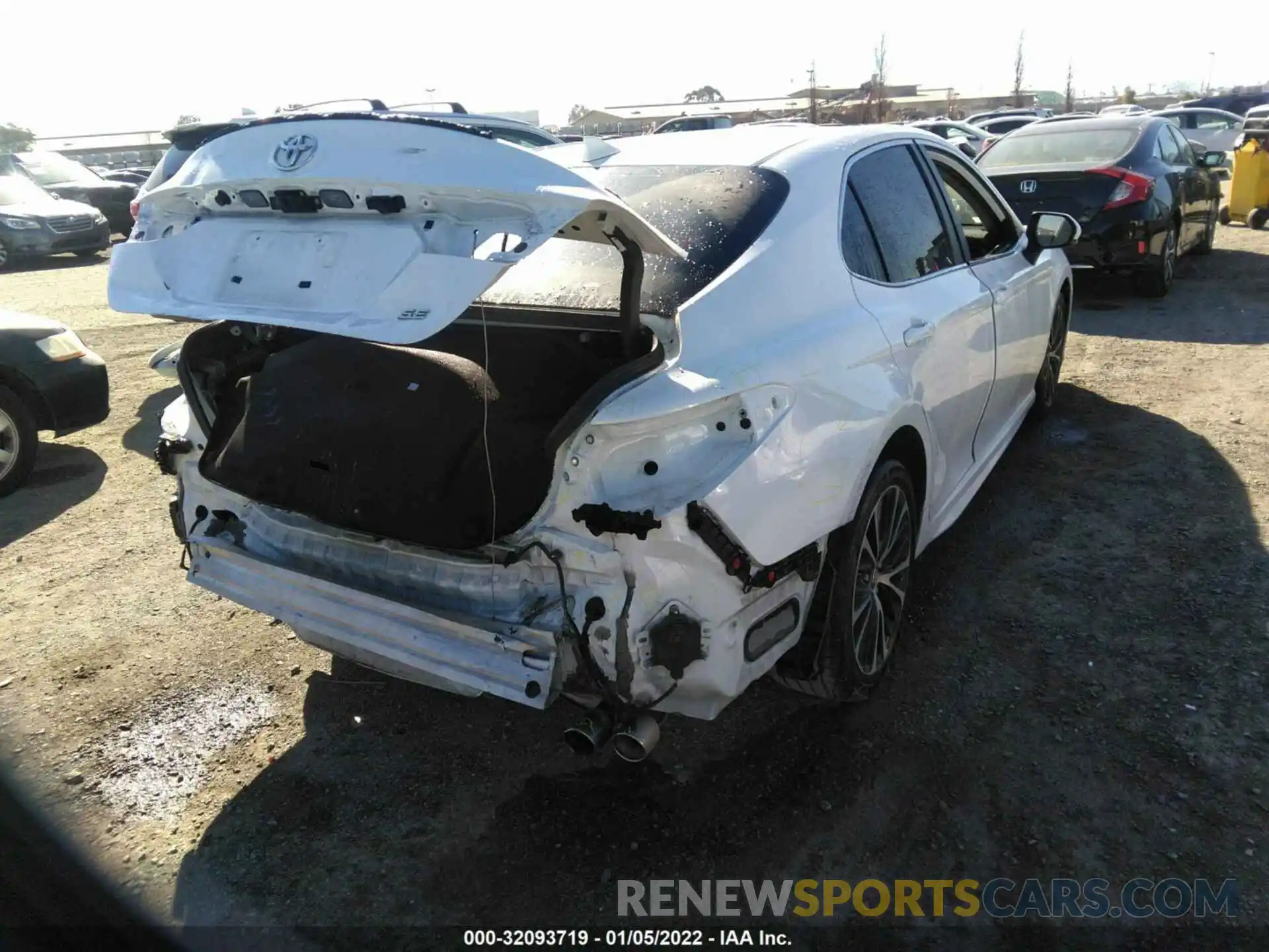 4 Photograph of a damaged car 4T1B11HK9KU826676 TOYOTA CAMRY 2019