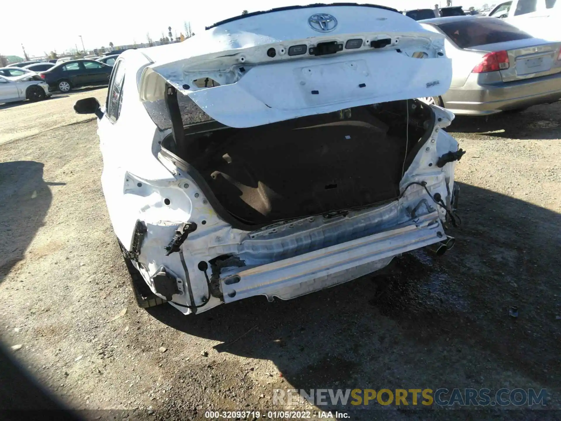 6 Photograph of a damaged car 4T1B11HK9KU826676 TOYOTA CAMRY 2019