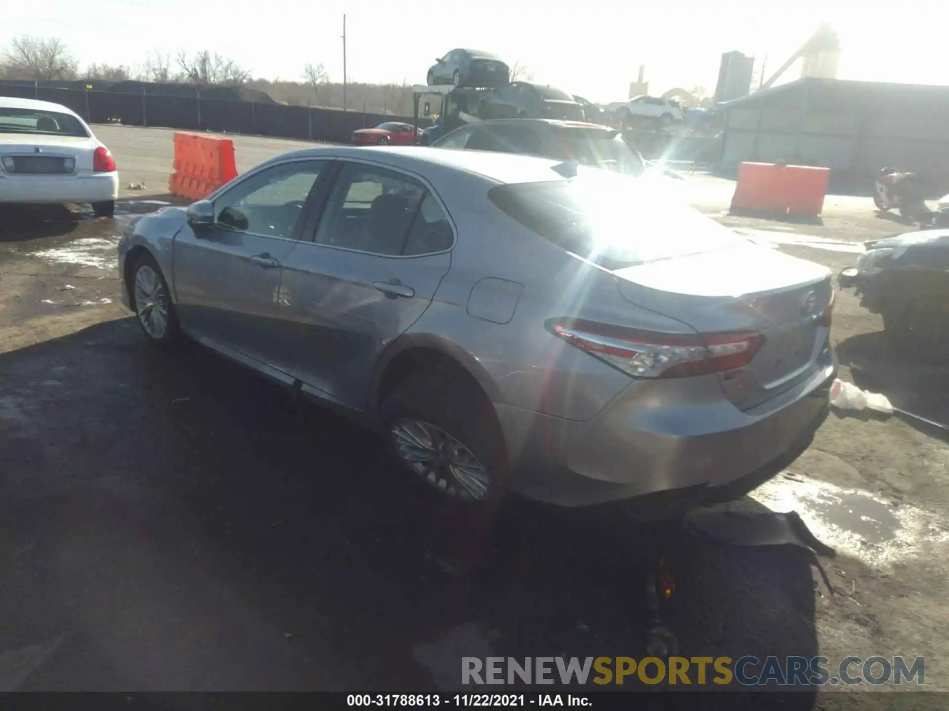 3 Photograph of a damaged car 4T1B11HK9KU828086 TOYOTA CAMRY 2019