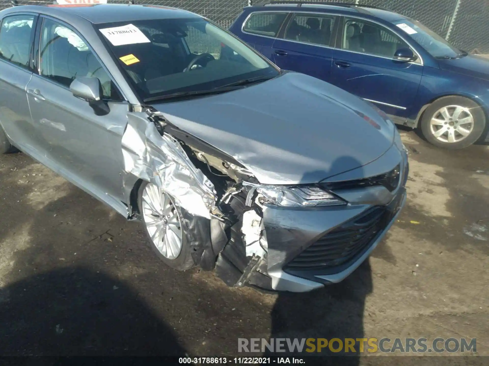 6 Photograph of a damaged car 4T1B11HK9KU828086 TOYOTA CAMRY 2019