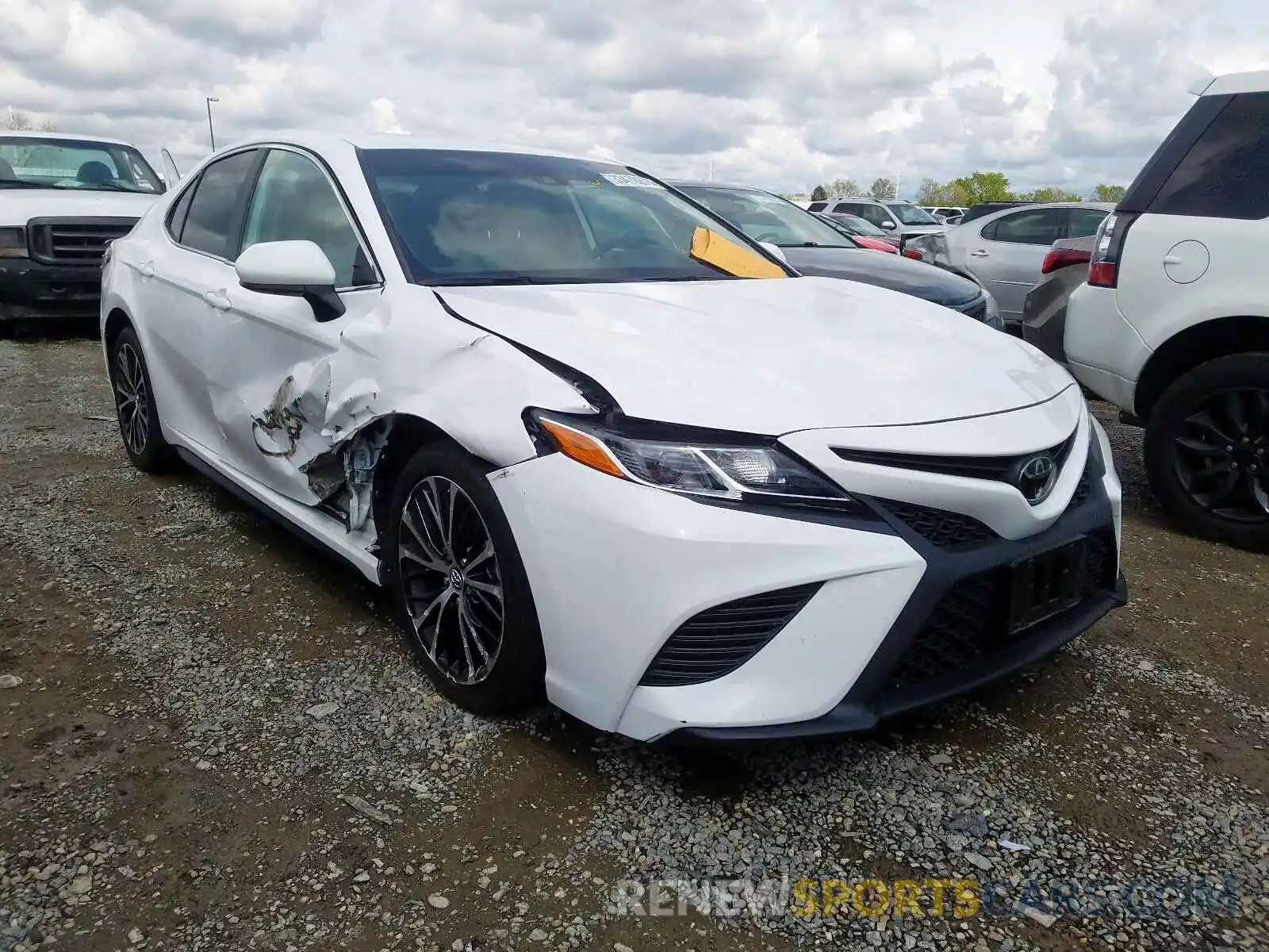 1 Photograph of a damaged car 4T1B11HK9KU828265 TOYOTA CAMRY 2019