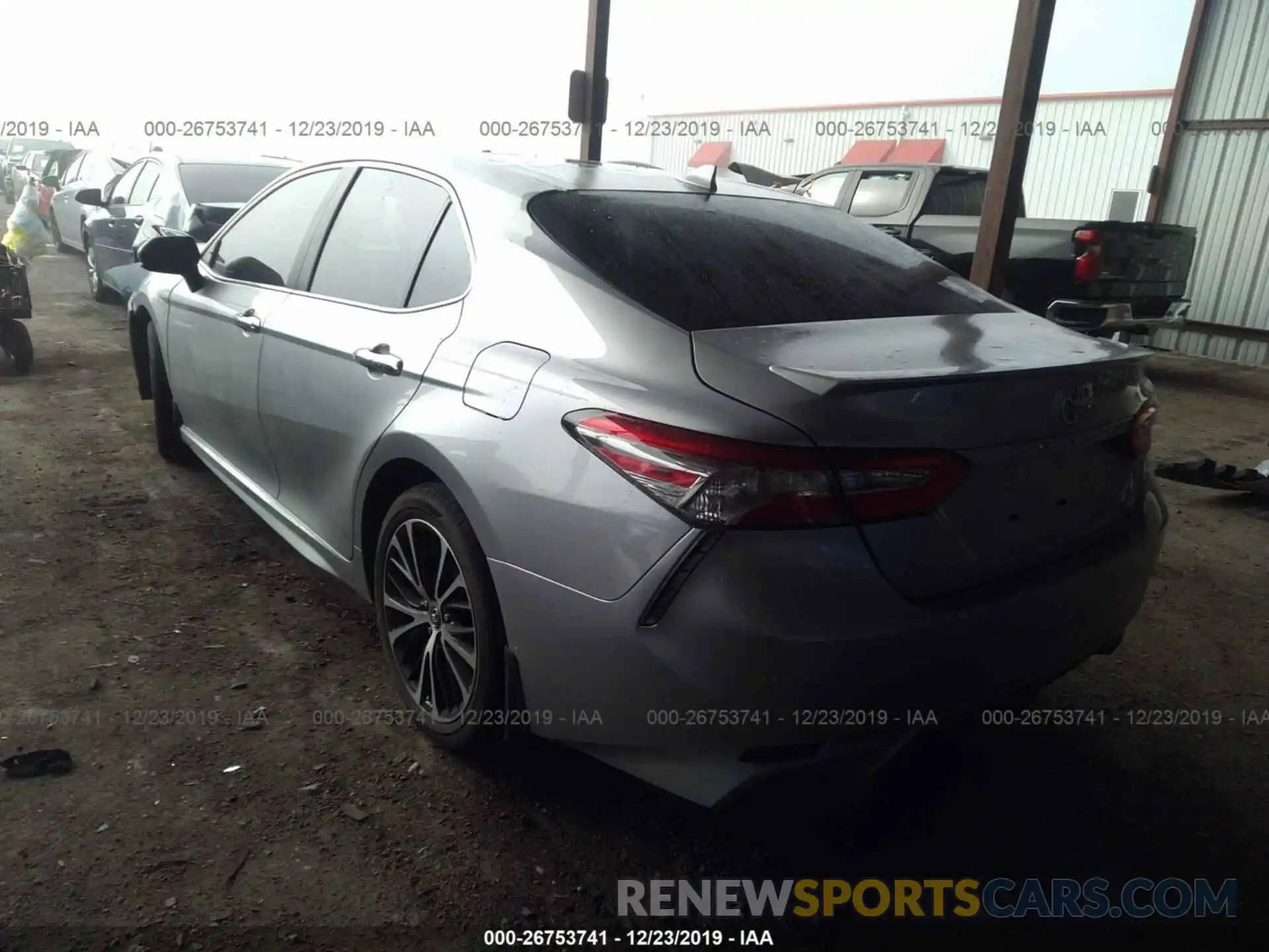 3 Фотография поврежденного автомобиля 4T1B11HK9KU830579 TOYOTA CAMRY 2019