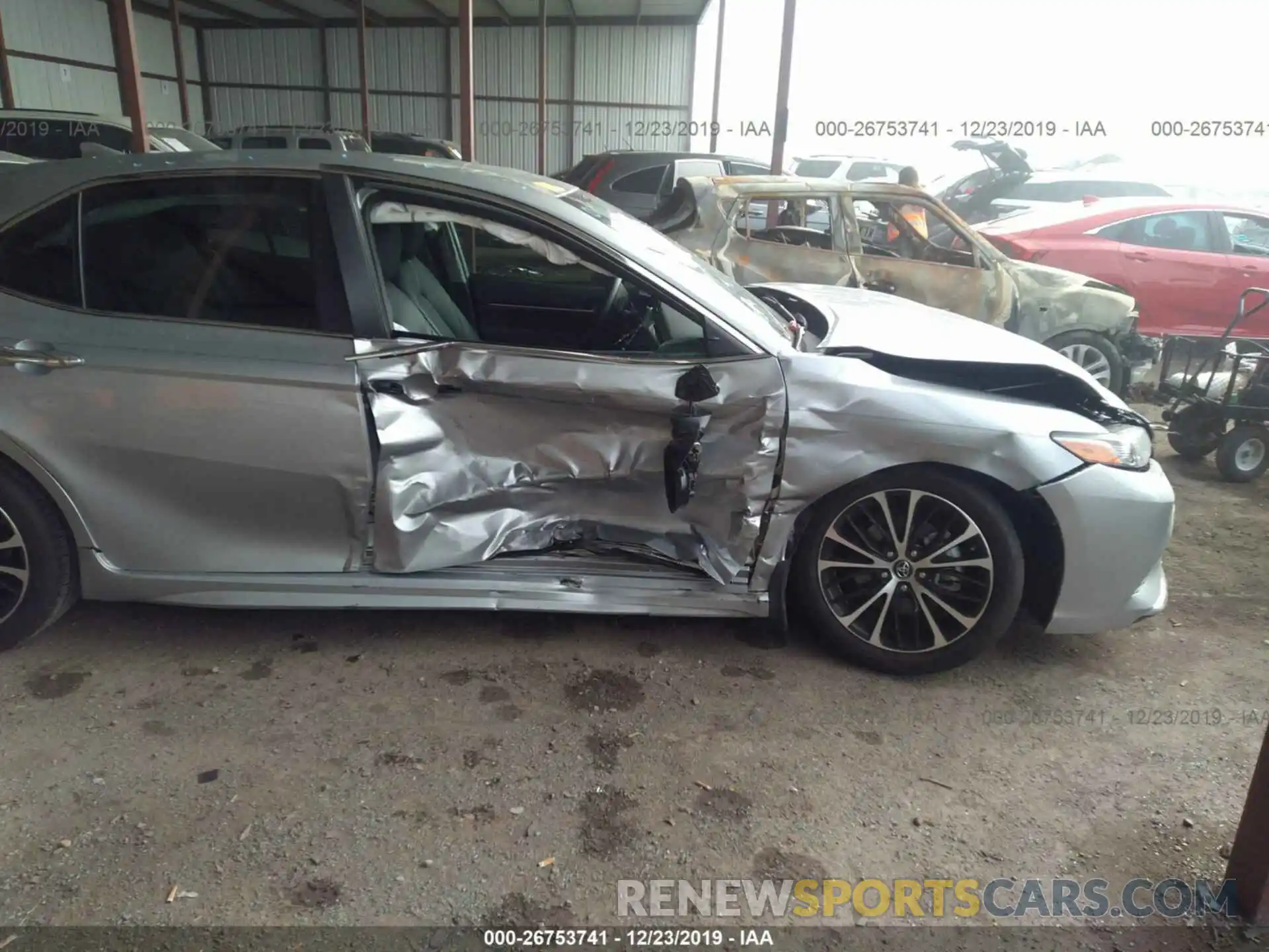 6 Photograph of a damaged car 4T1B11HK9KU830579 TOYOTA CAMRY 2019