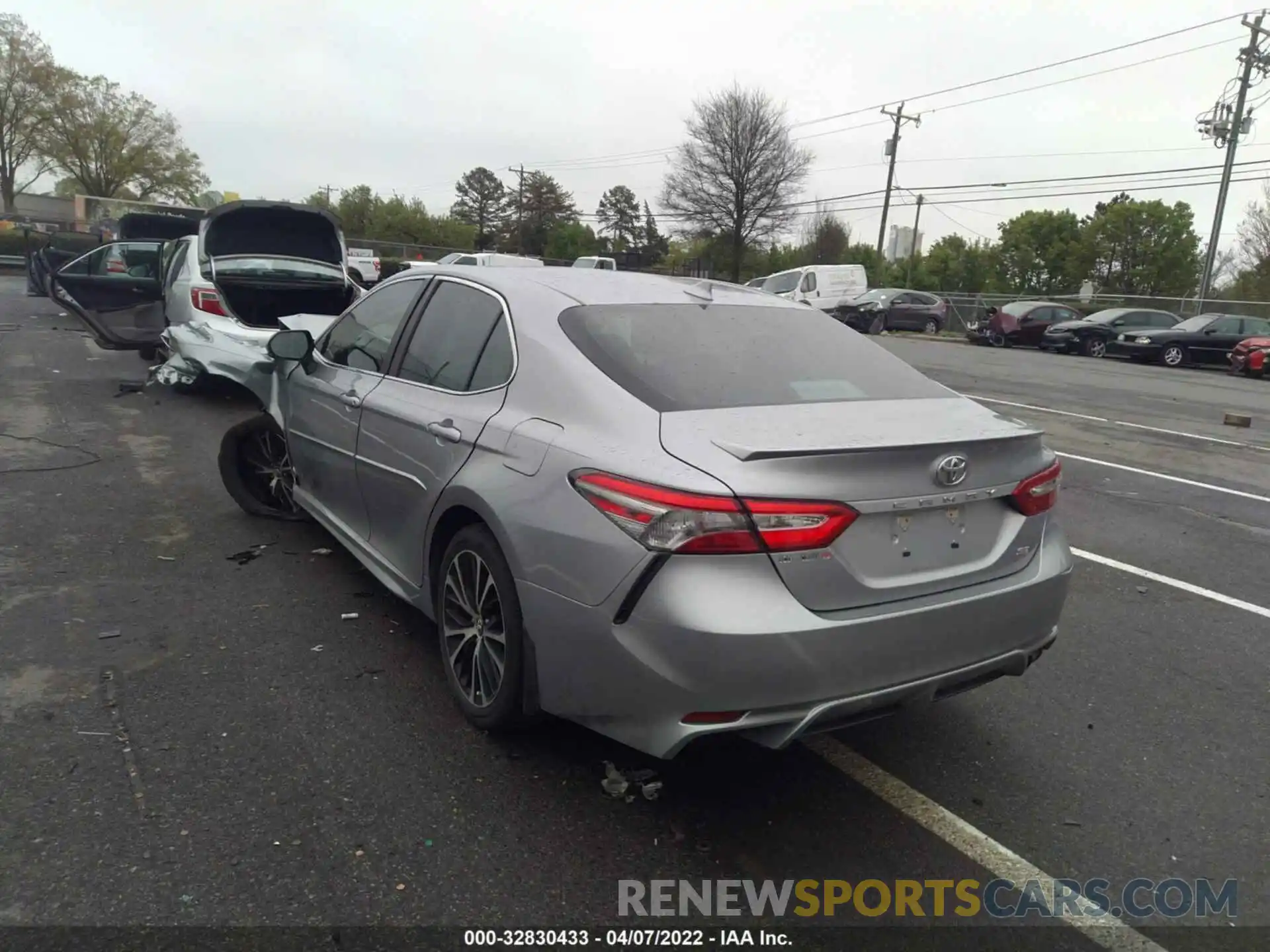 3 Photograph of a damaged car 4T1B11HK9KU830940 TOYOTA CAMRY 2019