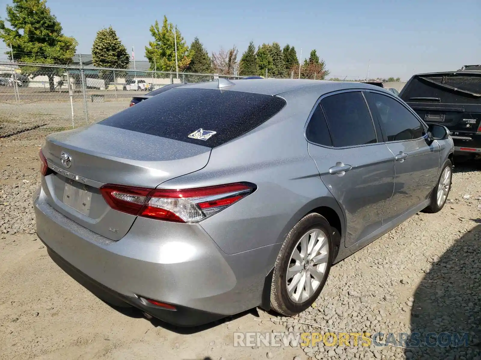 4 Фотография поврежденного автомобиля 4T1B11HK9KU832090 TOYOTA CAMRY 2019