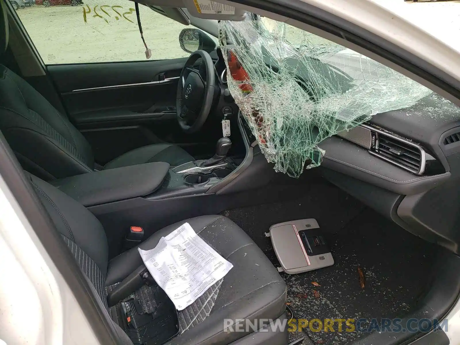 5 Photograph of a damaged car 4T1B11HK9KU835779 TOYOTA CAMRY 2019