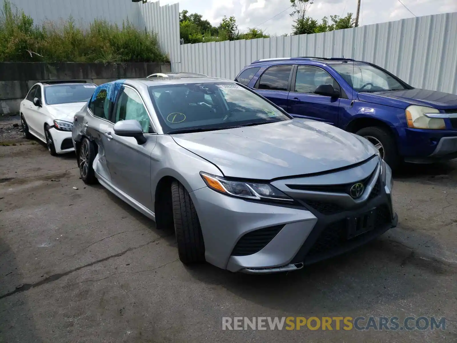 1 Photograph of a damaged car 4T1B11HK9KU837872 TOYOTA CAMRY 2019