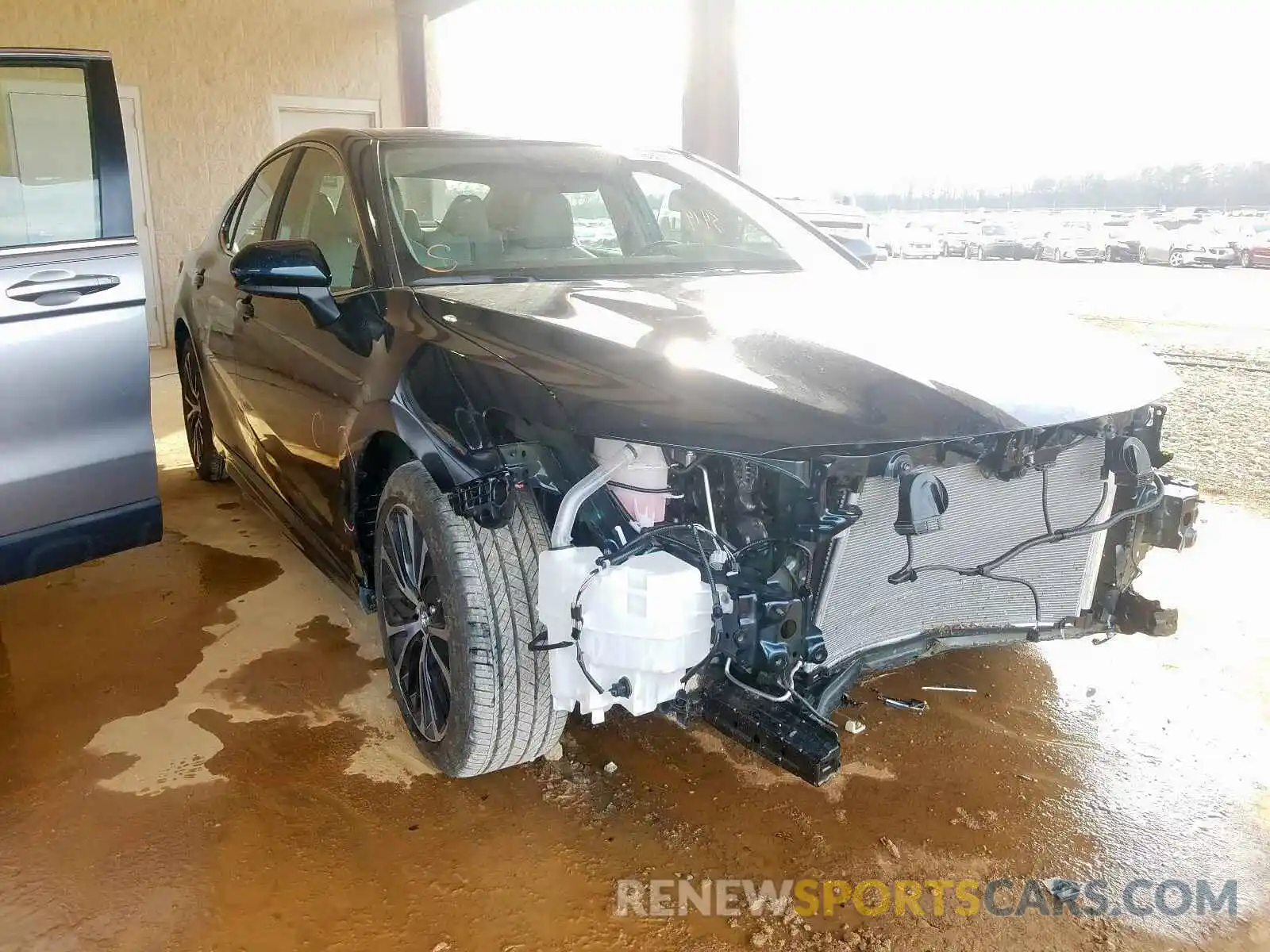 1 Photograph of a damaged car 4T1B11HK9KU838729 TOYOTA CAMRY 2019