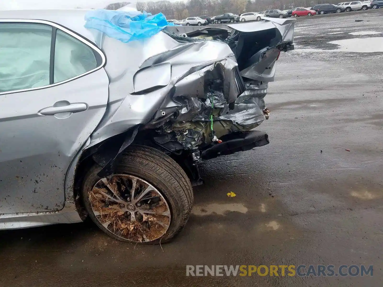 10 Photograph of a damaged car 4T1B11HK9KU839363 TOYOTA CAMRY 2019