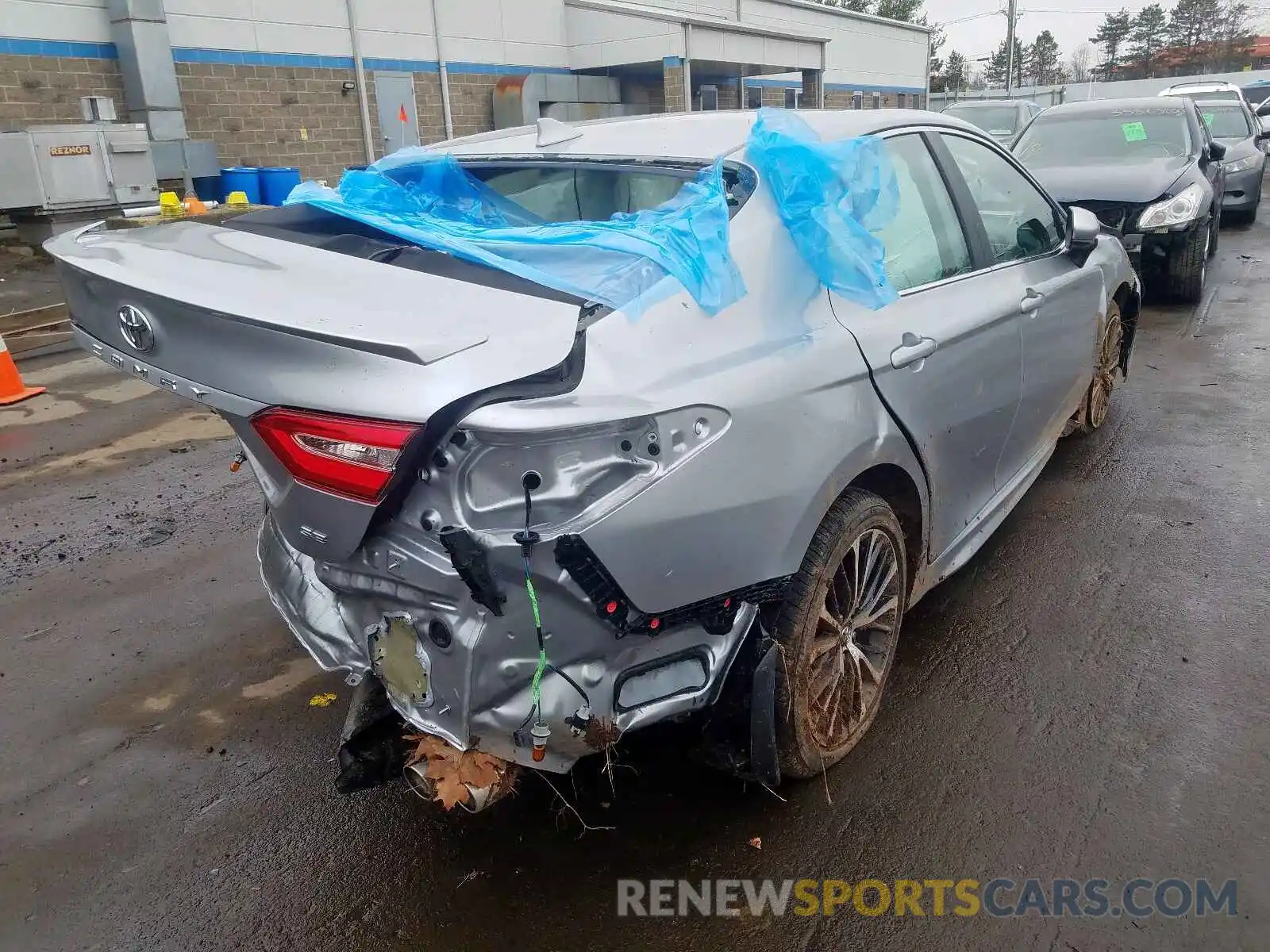 4 Photograph of a damaged car 4T1B11HK9KU839363 TOYOTA CAMRY 2019