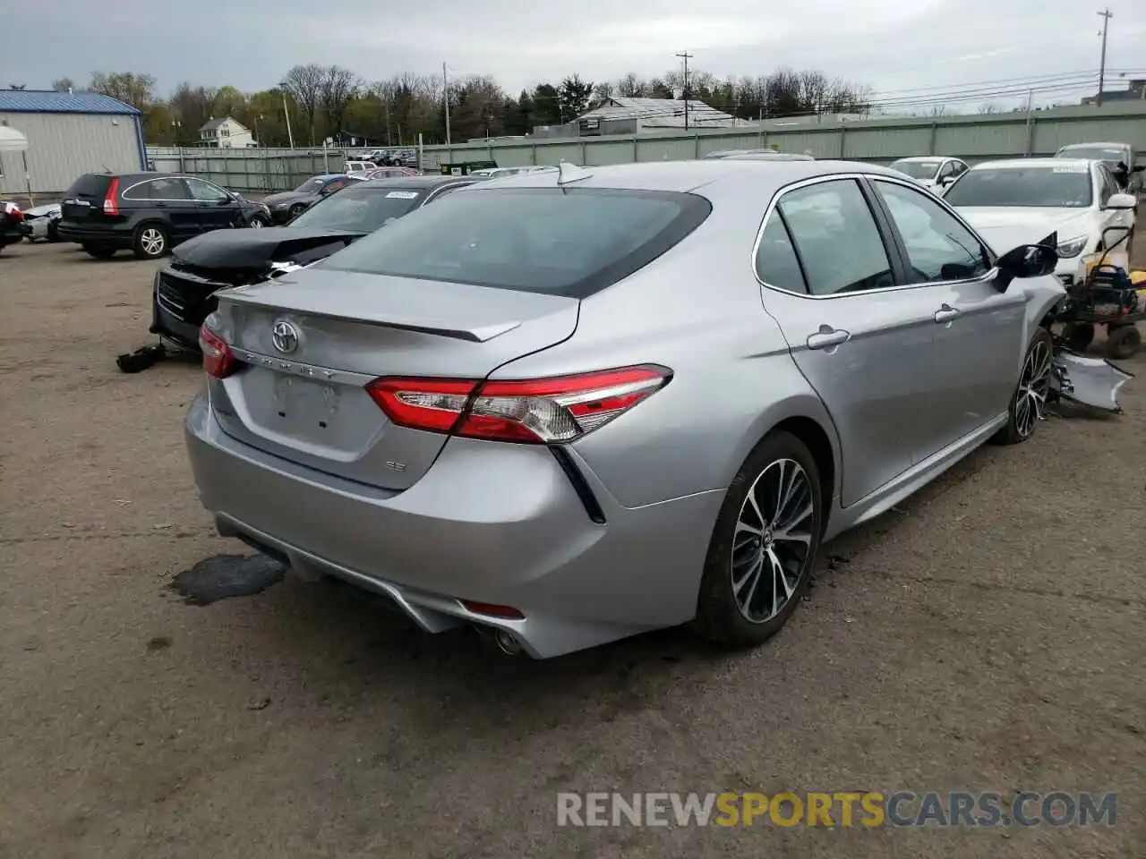 4 Photograph of a damaged car 4T1B11HK9KU846832 TOYOTA CAMRY 2019