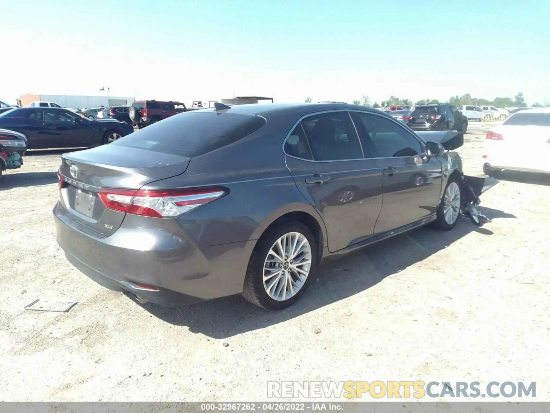 4 Photograph of a damaged car 4T1B11HK9KU846944 TOYOTA CAMRY 2019