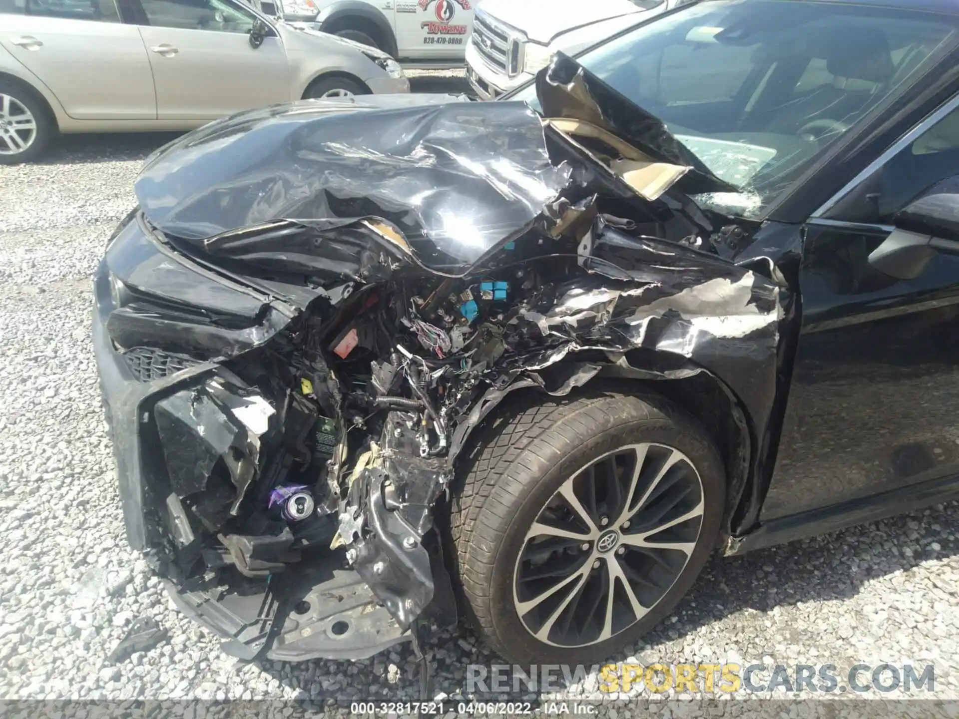 6 Photograph of a damaged car 4T1B11HK9KU851660 TOYOTA CAMRY 2019