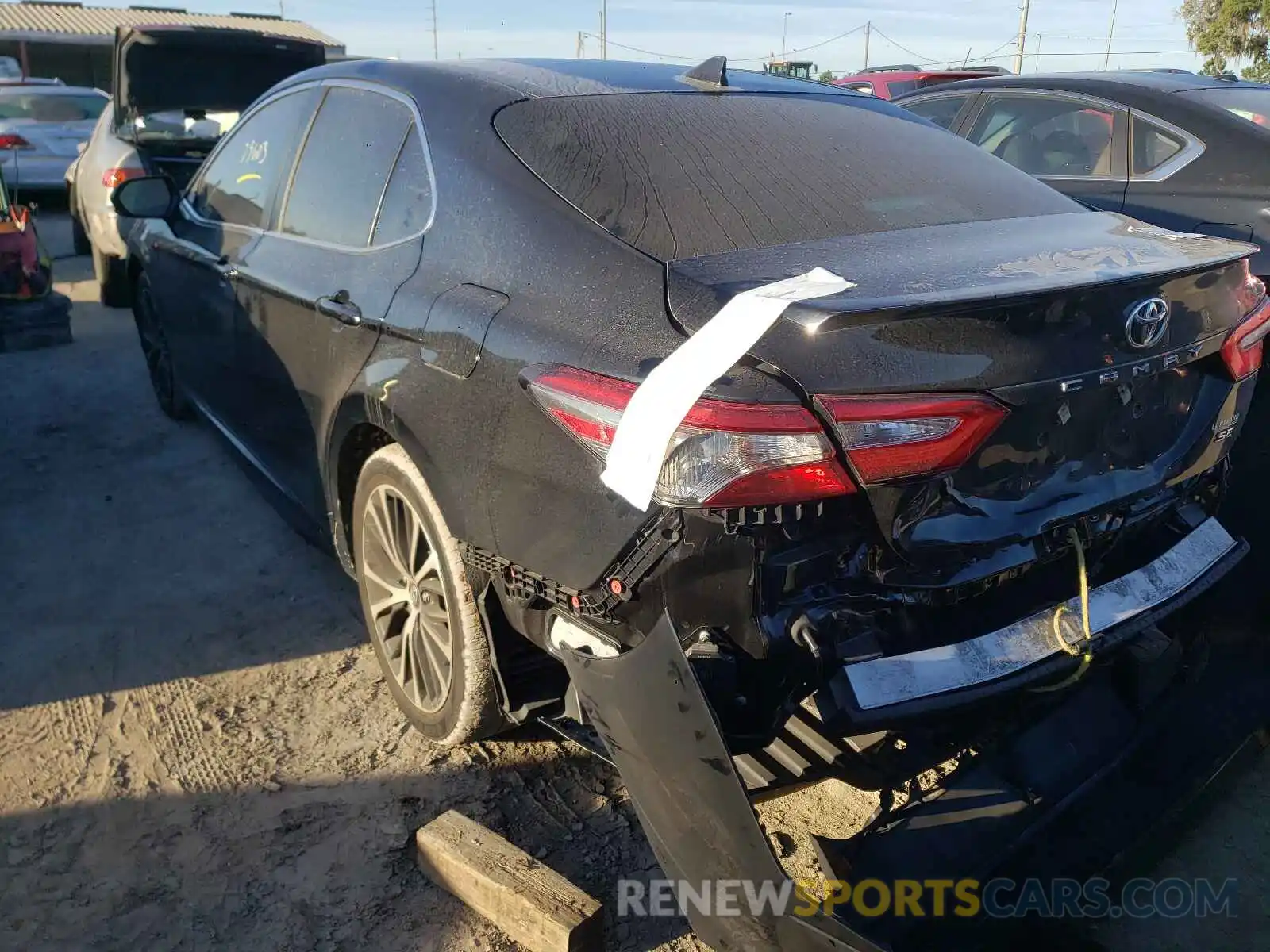 3 Photograph of a damaged car 4T1B11HK9KU852680 TOYOTA CAMRY 2019