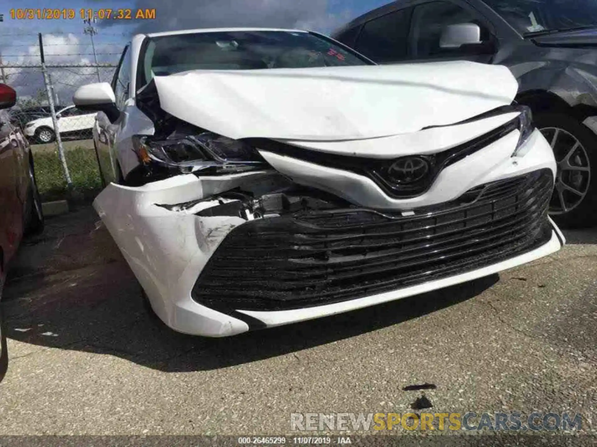 11 Photograph of a damaged car 4T1B11HKXKU159827 TOYOTA CAMRY 2019