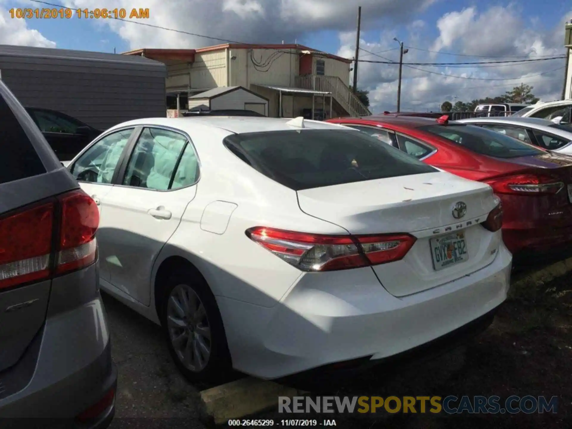 16 Photograph of a damaged car 4T1B11HKXKU159827 TOYOTA CAMRY 2019