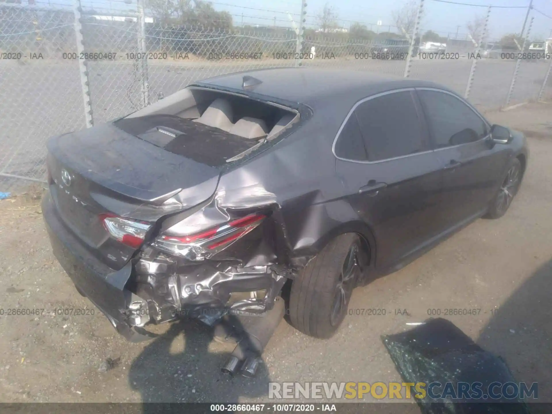 4 Photograph of a damaged car 4T1B11HKXKU160606 TOYOTA CAMRY 2019