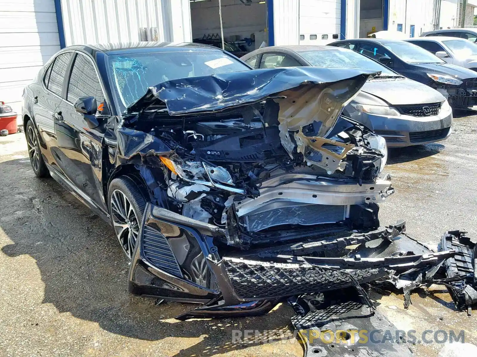 1 Photograph of a damaged car 4T1B11HKXKU160959 TOYOTA CAMRY 2019