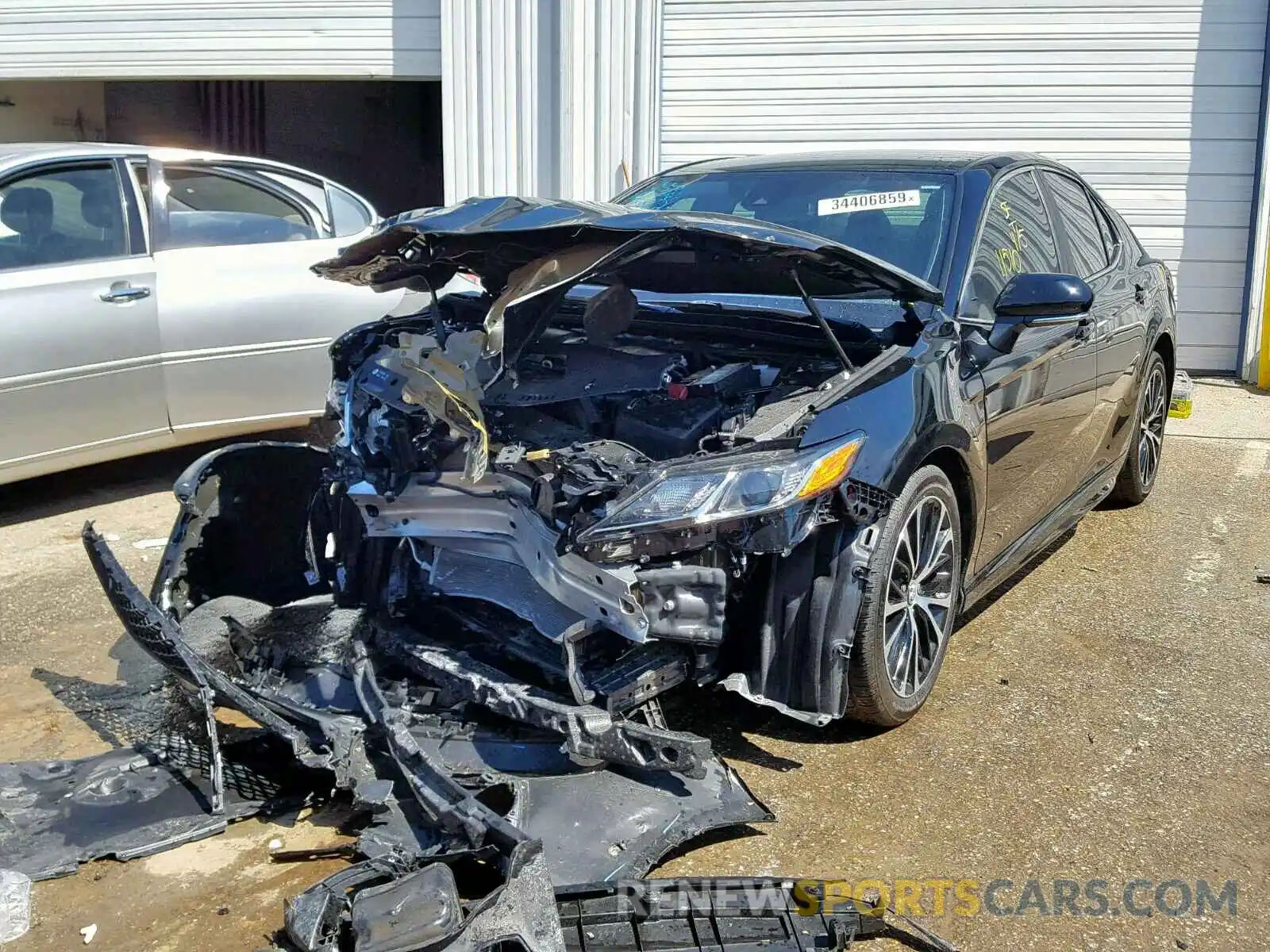 2 Photograph of a damaged car 4T1B11HKXKU160959 TOYOTA CAMRY 2019