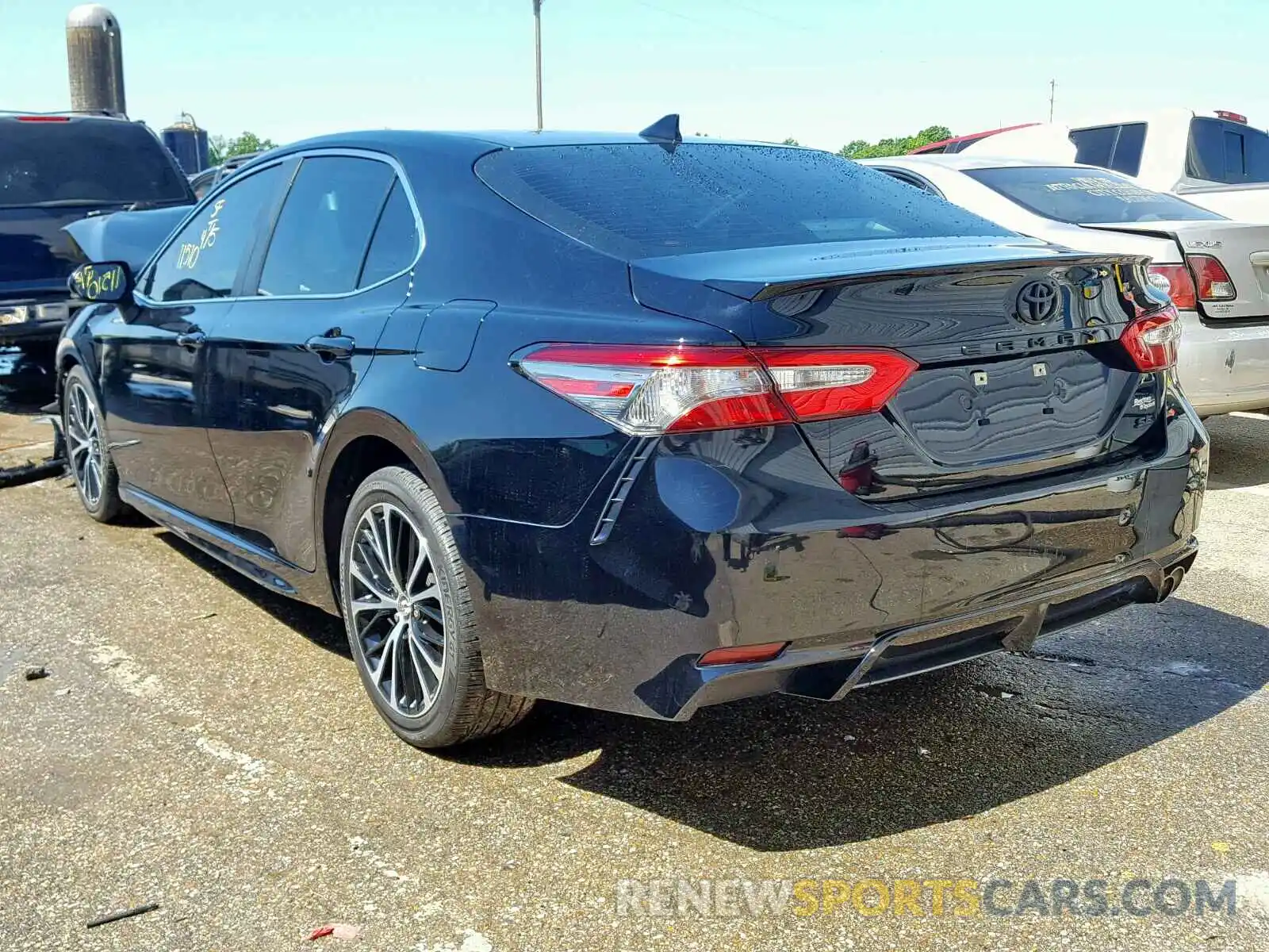 3 Photograph of a damaged car 4T1B11HKXKU160959 TOYOTA CAMRY 2019