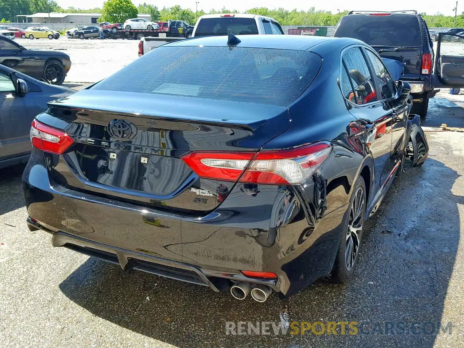 4 Photograph of a damaged car 4T1B11HKXKU160959 TOYOTA CAMRY 2019