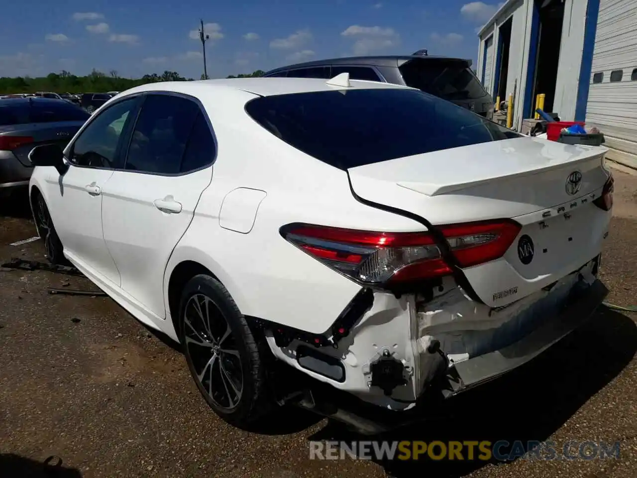 3 Photograph of a damaged car 4T1B11HKXKU161514 TOYOTA CAMRY 2019