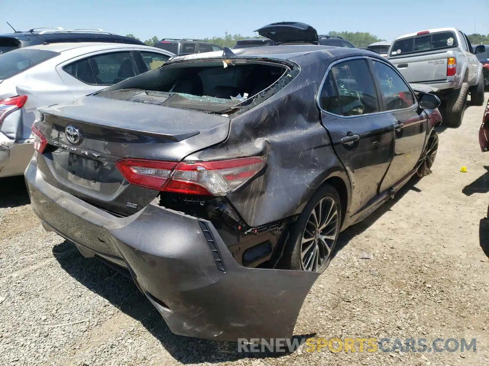 4 Photograph of a damaged car 4T1B11HKXKU162632 TOYOTA CAMRY 2019
